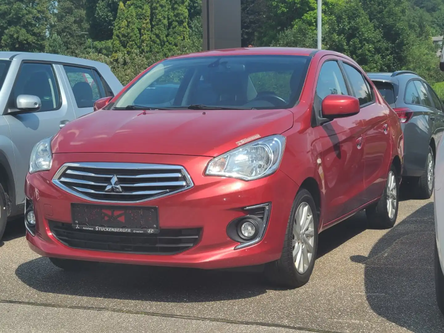Mitsubishi Attrage 1,2 Intense Rouge - 1