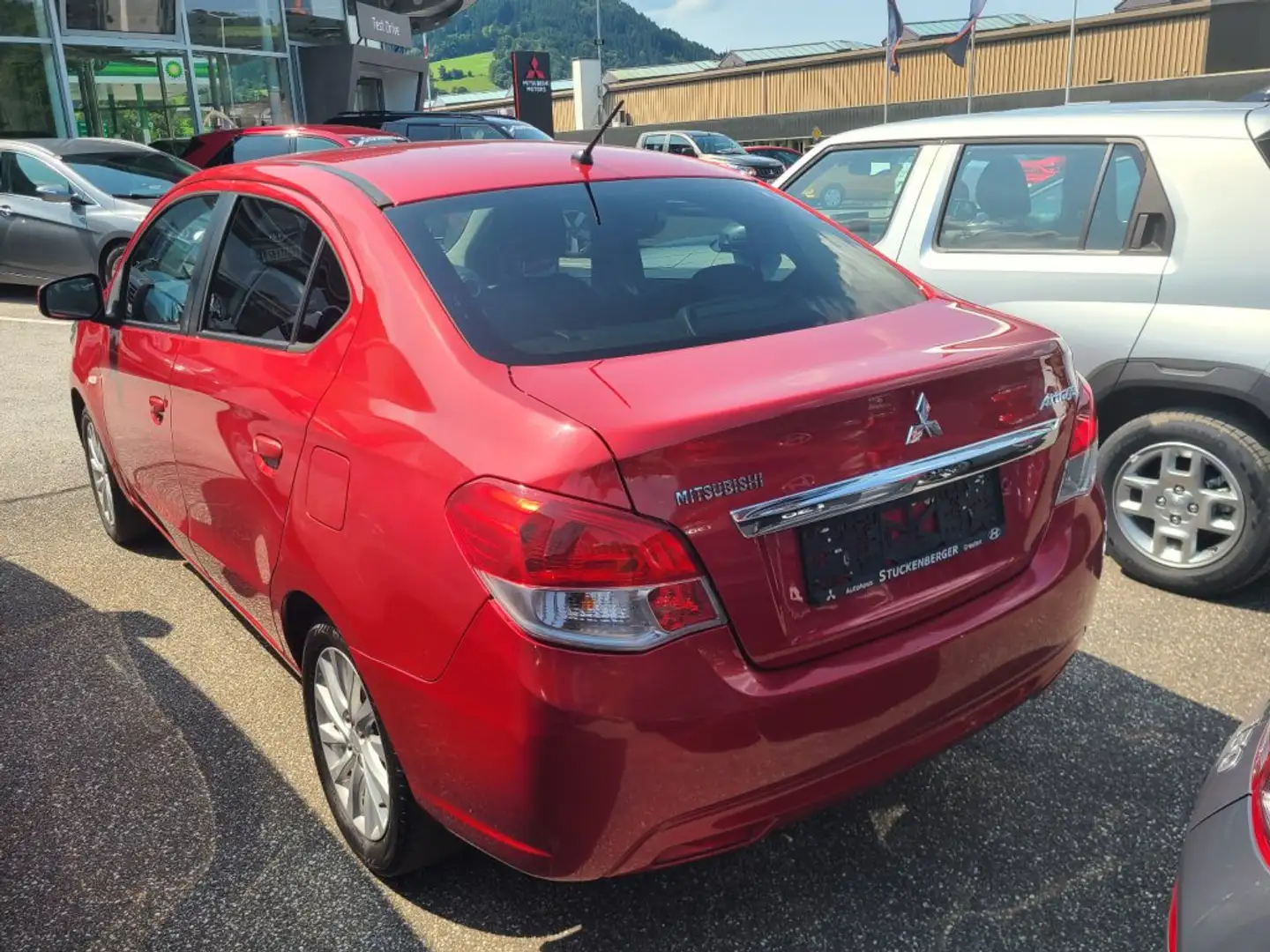 Mitsubishi Attrage 1,2 Intense Rot - 2