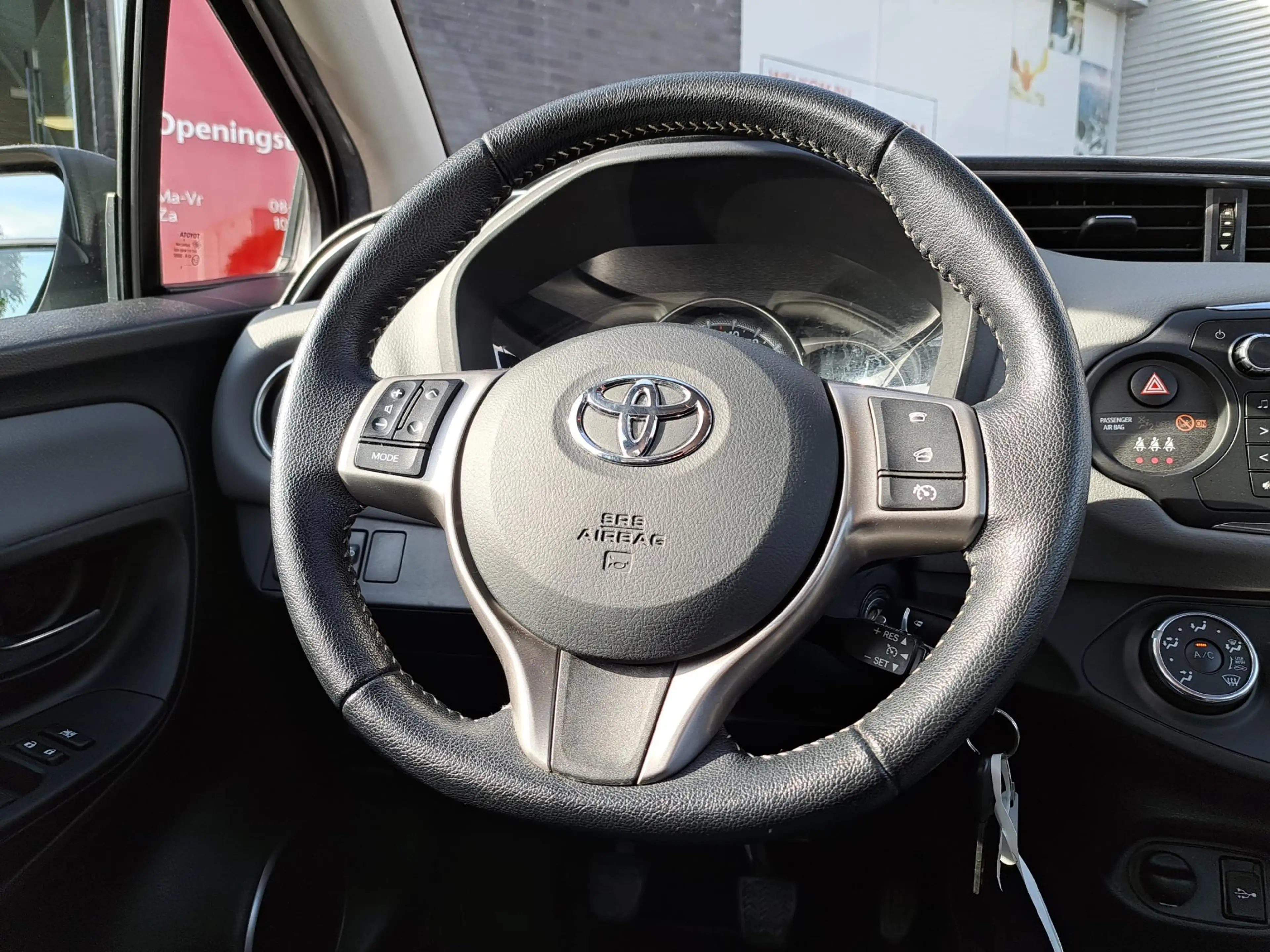Toyota Yaris 1.3 VVT-i Aspiration CRUISE AIRCO TREKHAAK NAVI — photo 15