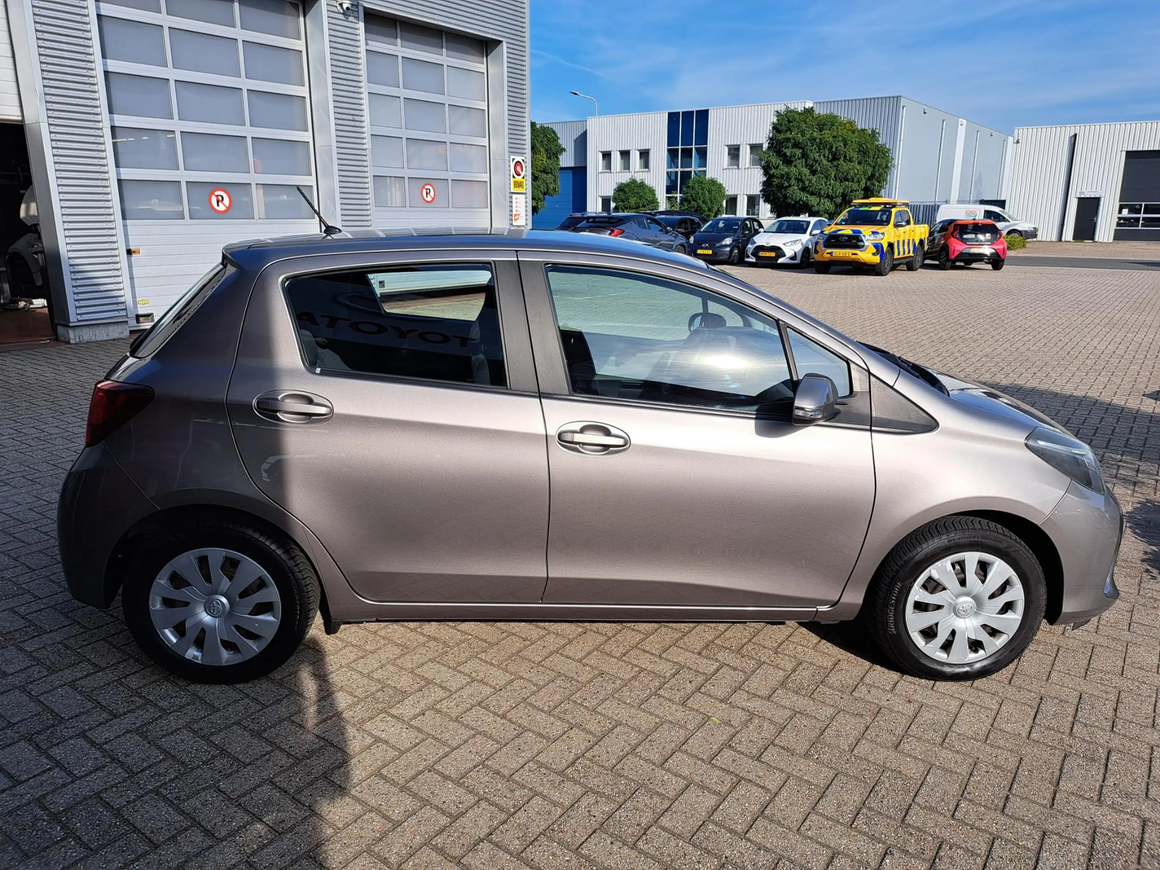 Toyota Yaris 1.3 VVT-i Aspiration CRUISE AIRCO TREKHAAK NAVI — photo 4