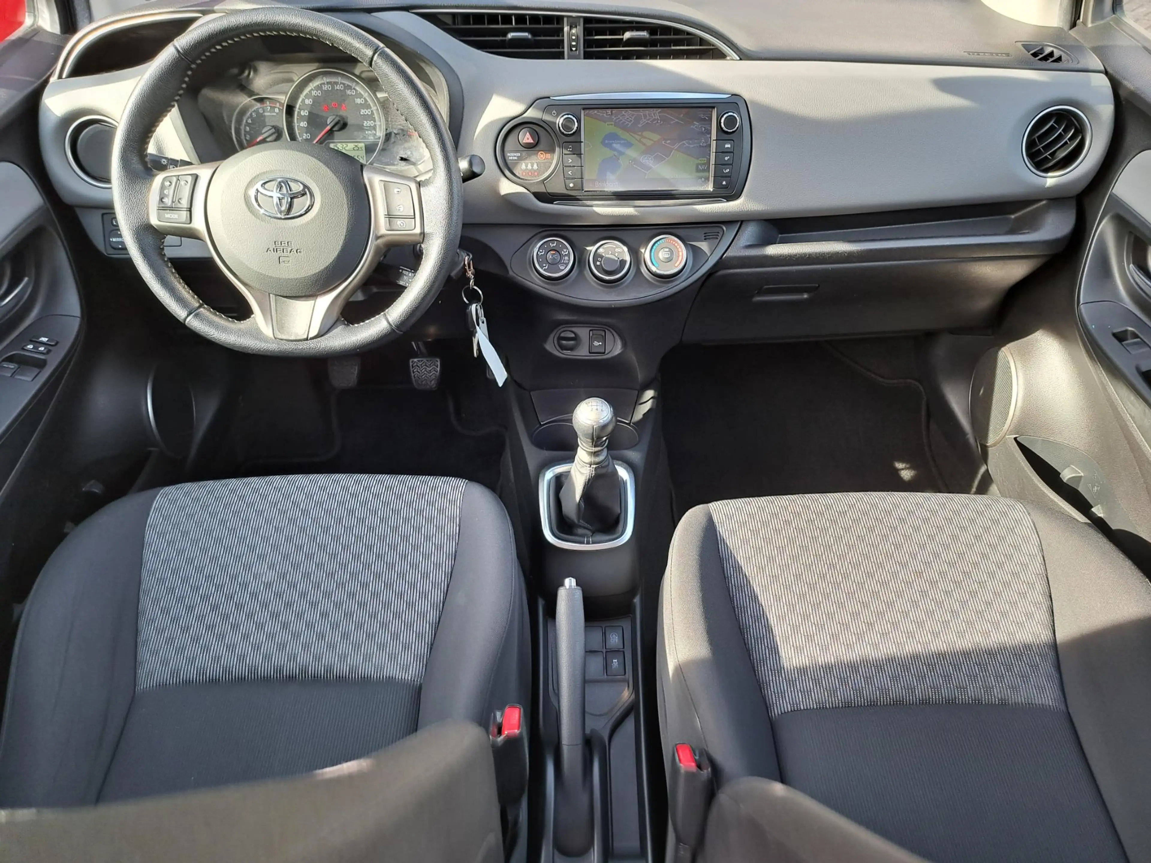 Toyota Yaris 1.3 VVT-i Aspiration CRUISE AIRCO TREKHAAK NAVI — photo 9