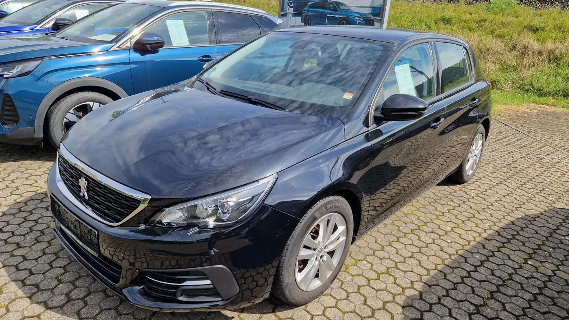 Peugeot 308 Active PT130 NAVI SHZ Noir - 1