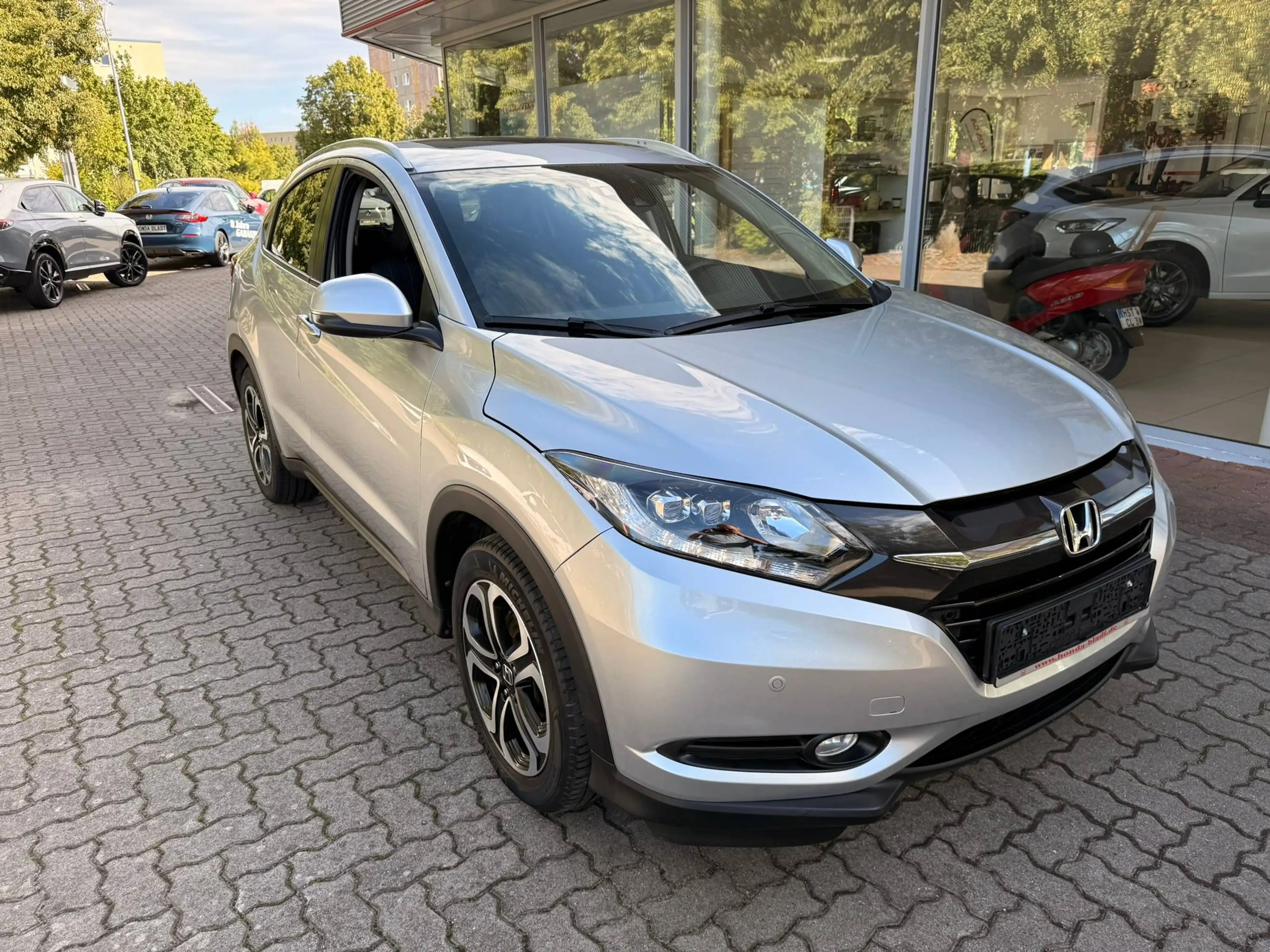 Honda HR-V HR-V 1.5 i-VTEC Executive Rückfahrkamera — photo 6