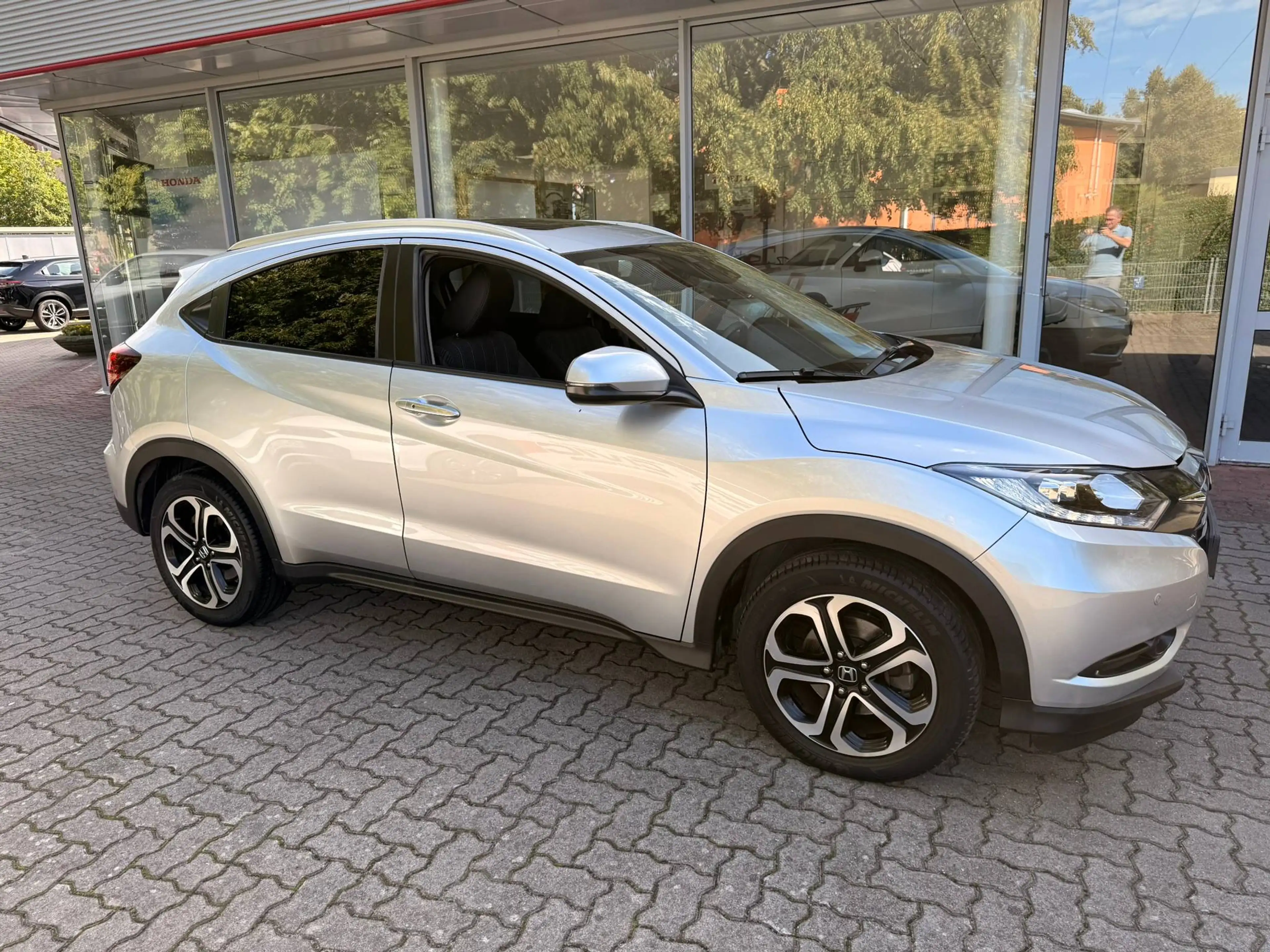 Honda HR-V HR-V 1.5 i-VTEC Executive Rückfahrkamera — photo 5