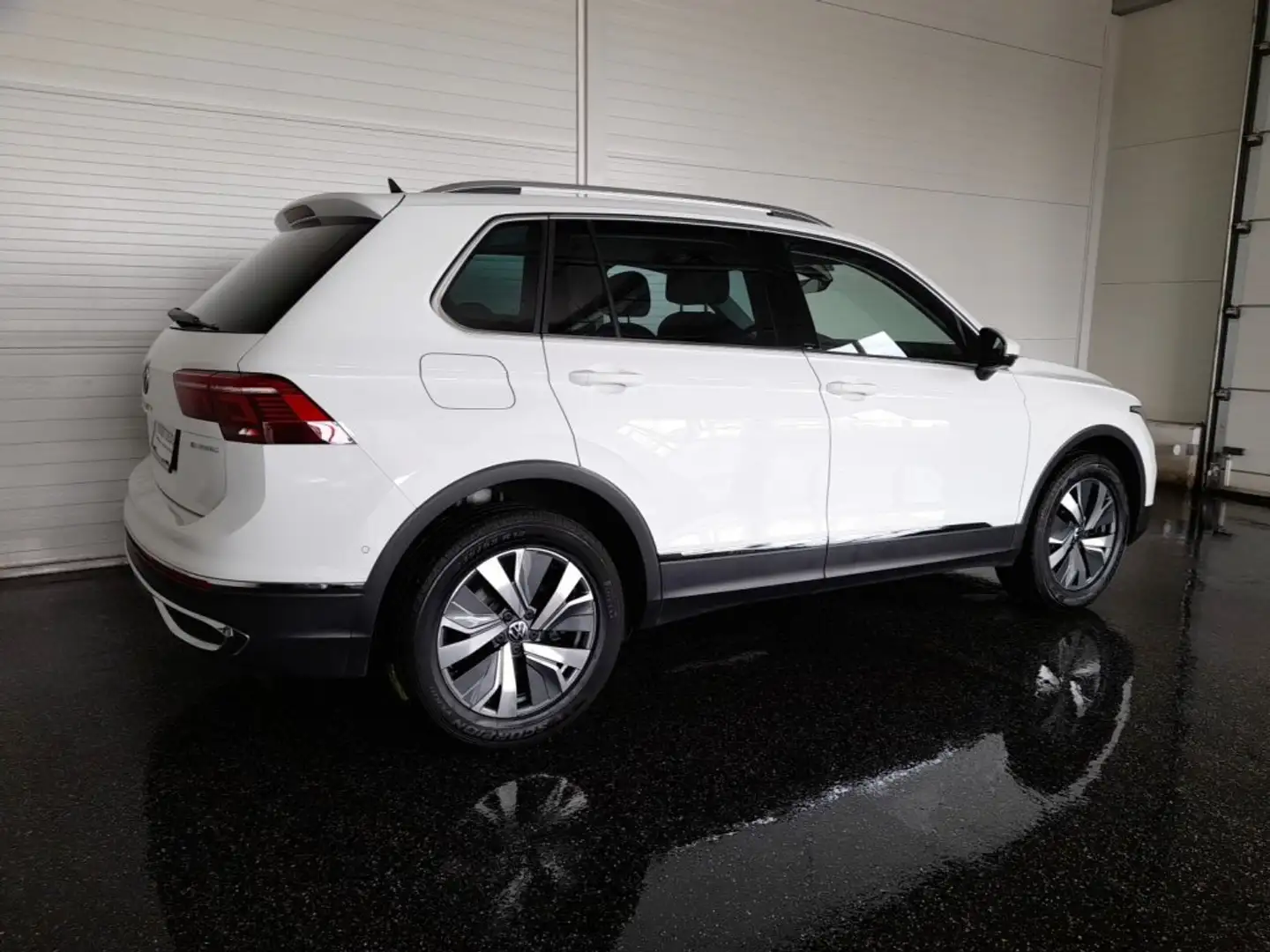 Volkswagen Tiguan ELEGANCE PHEV DSG *SKY / MATRIX LED / VIRTUELL / NAVI / AHV & 360° KAMERA / ACC* Weiß - 2