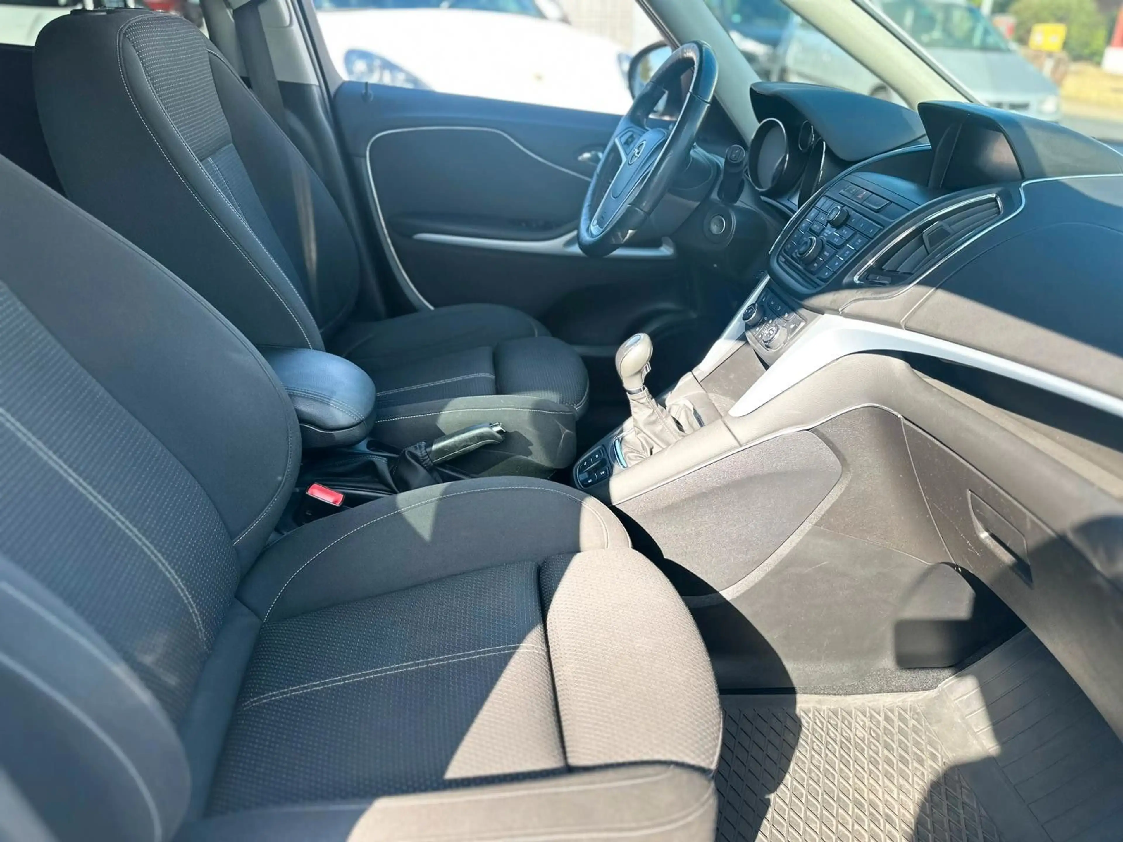 Opel Zafira C Tourer Edition*HU 06*2028 — photo 9