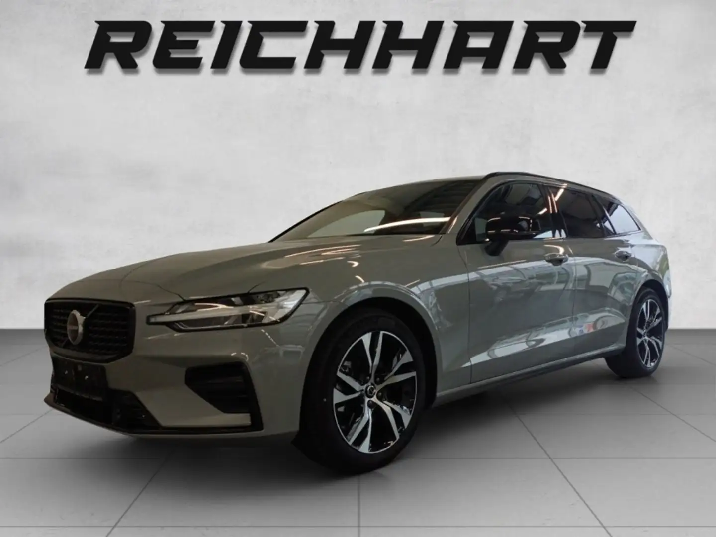 Volvo V60 Plus, B4 Mild Hybrid, Benzin, Dark Grau - 1