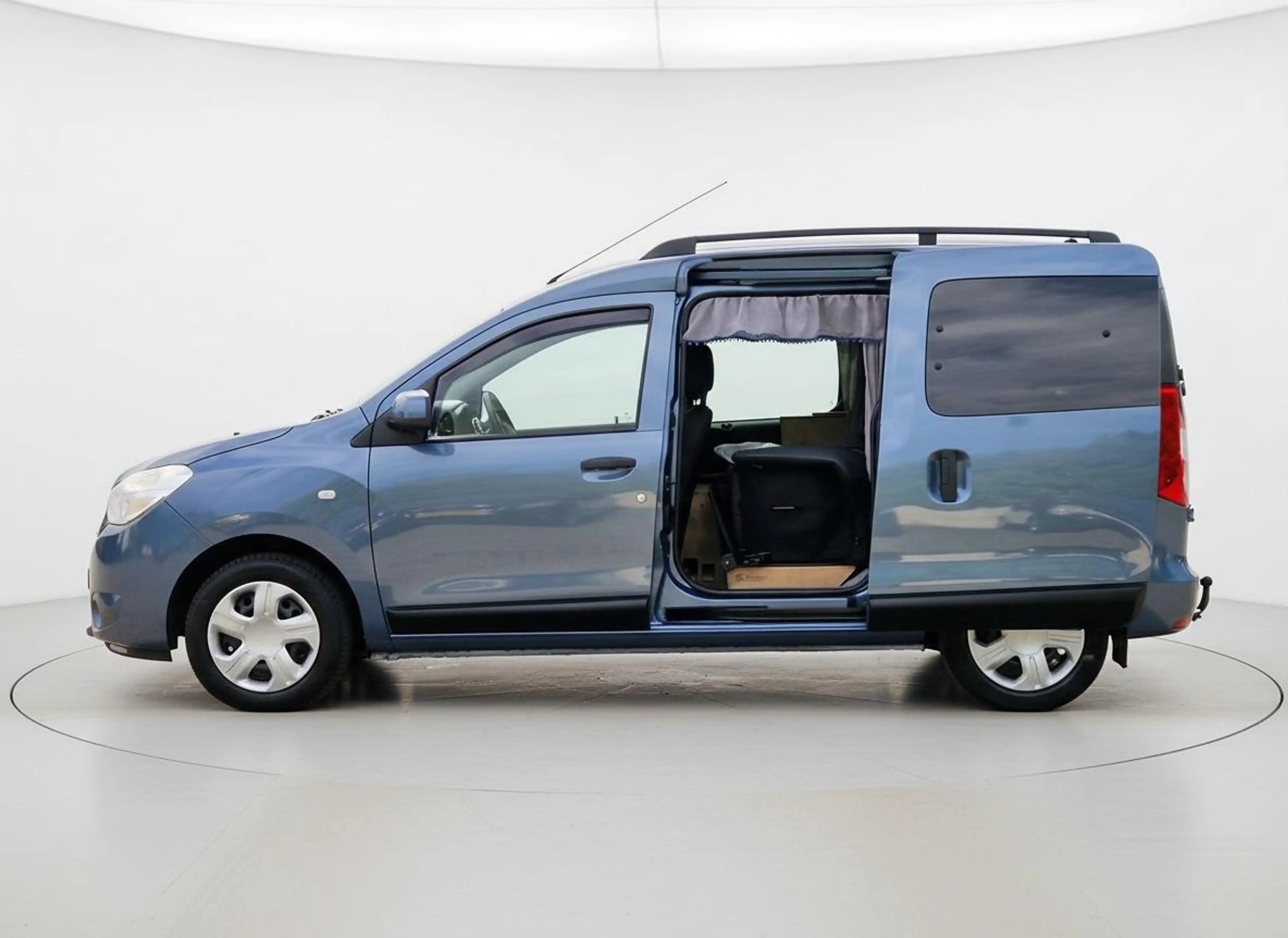 Dacia Dokker 1.2 TCe Ambiance KAMPEERAUTO. 2 pers. TREKHAAK — photo 3
