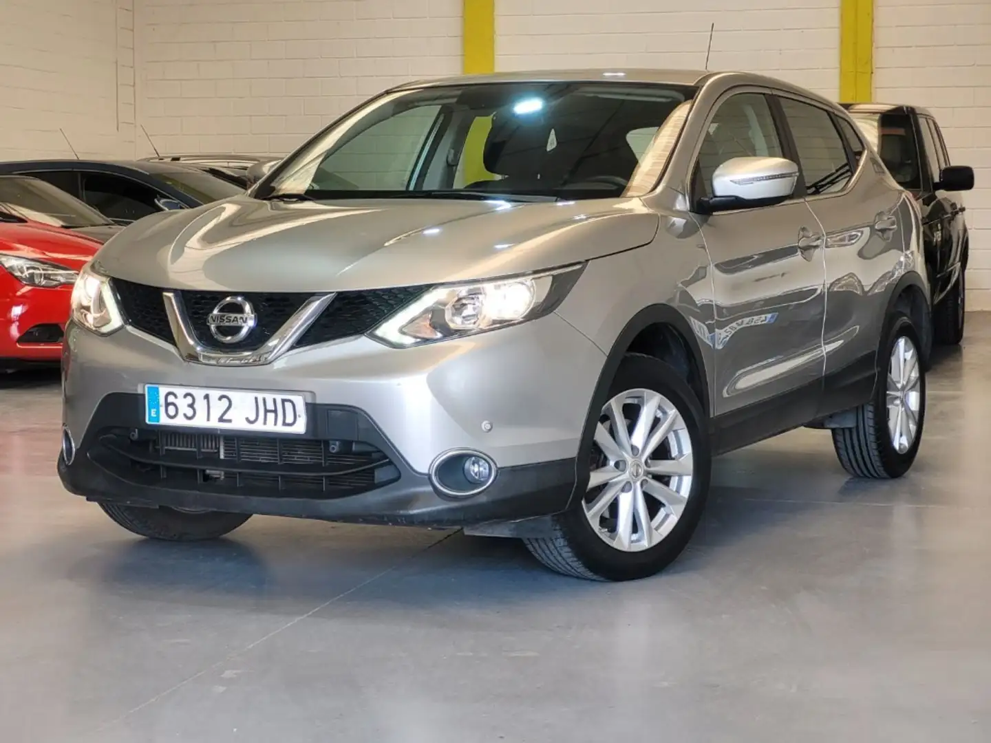 Nissan Qashqai 1.2 DIG-T Visia 4x2 Grau - 1