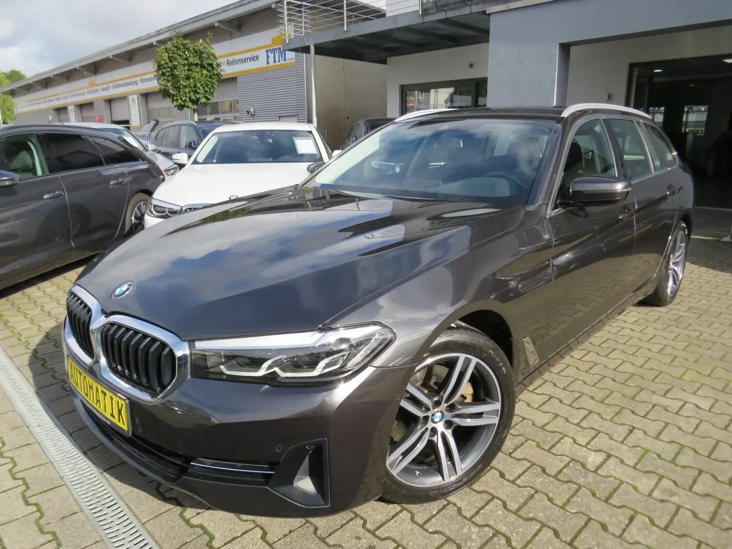 BMW 520 dA touring *1.HAND *AHK *KAMERA *WINTERRÄDER Gris - 1