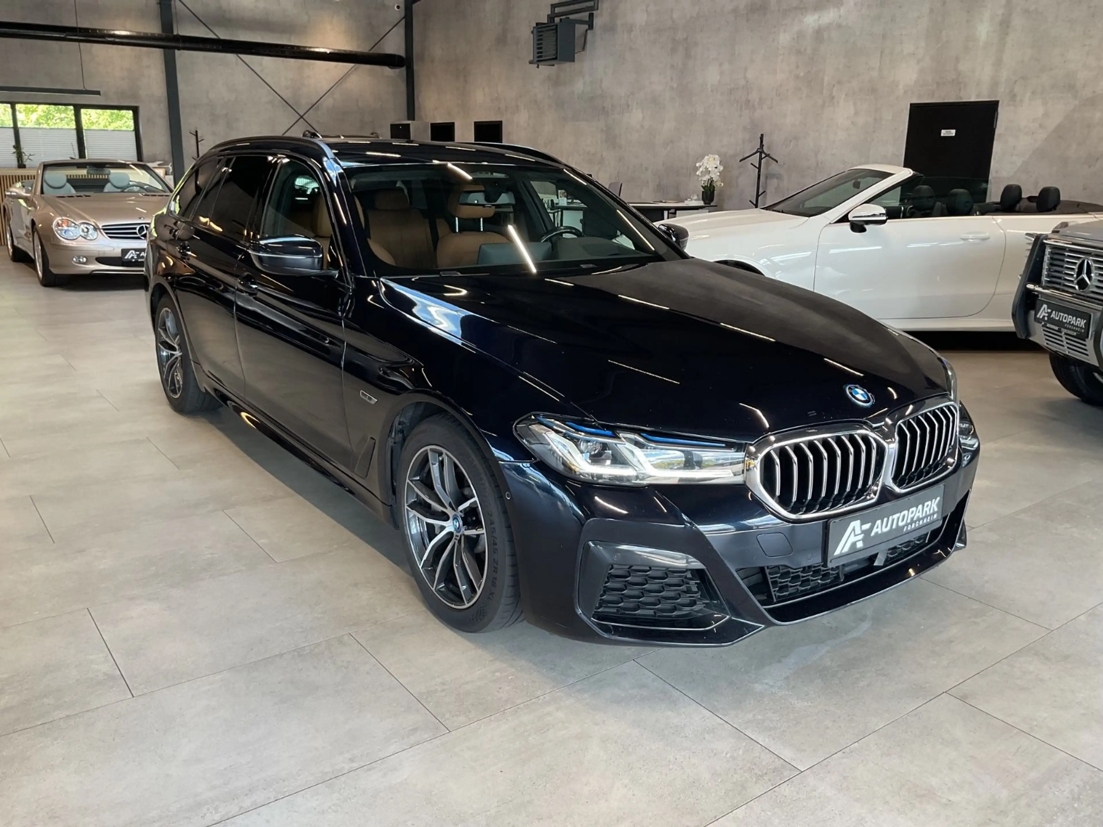 BMW 530 e xDr. M Sport AHK Laser Leder HiFi HuD Kame. — photo 3