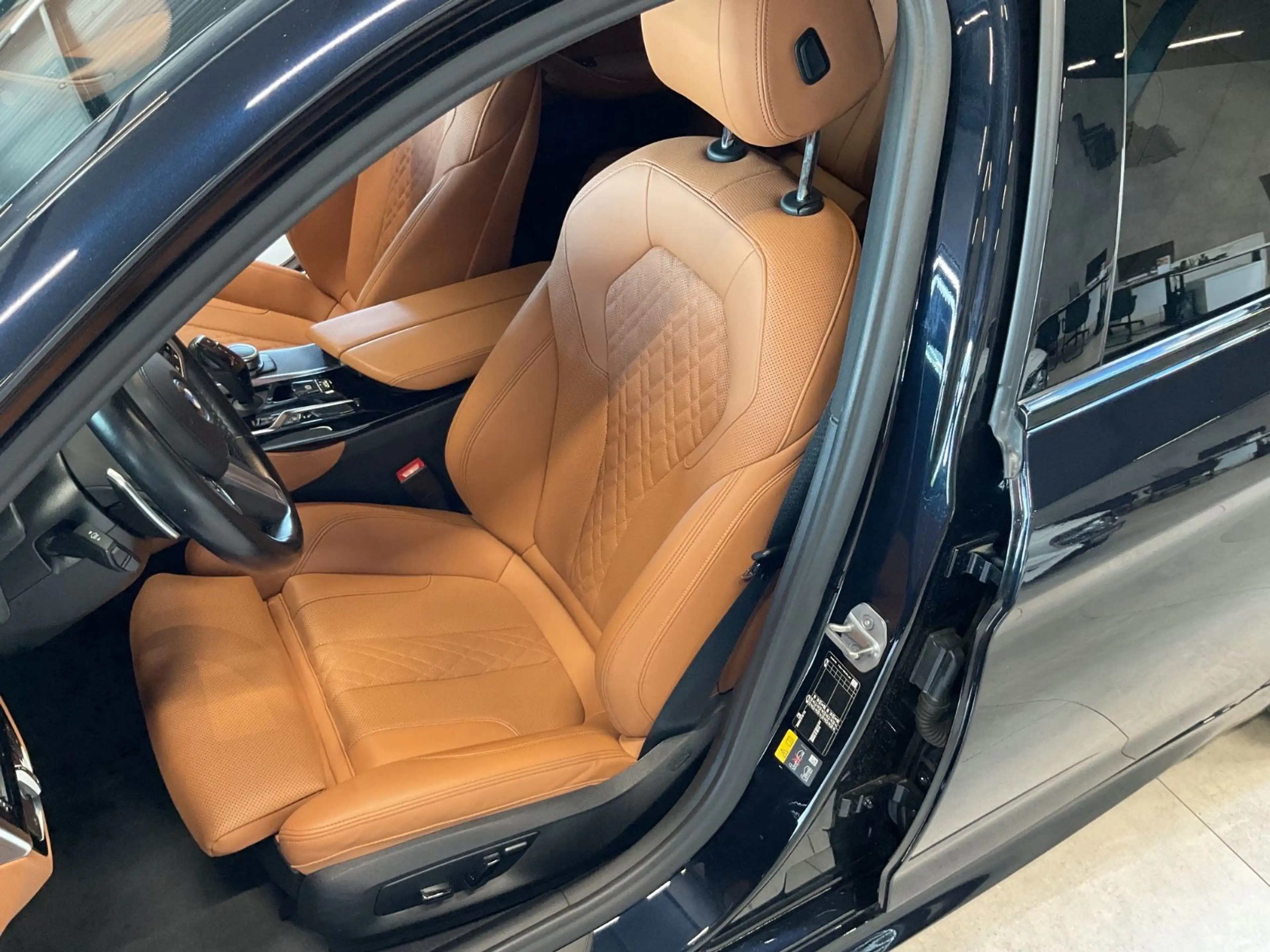 BMW 530 e xDr. M Sport AHK Laser Leder HiFi HuD Kame. — photo 13