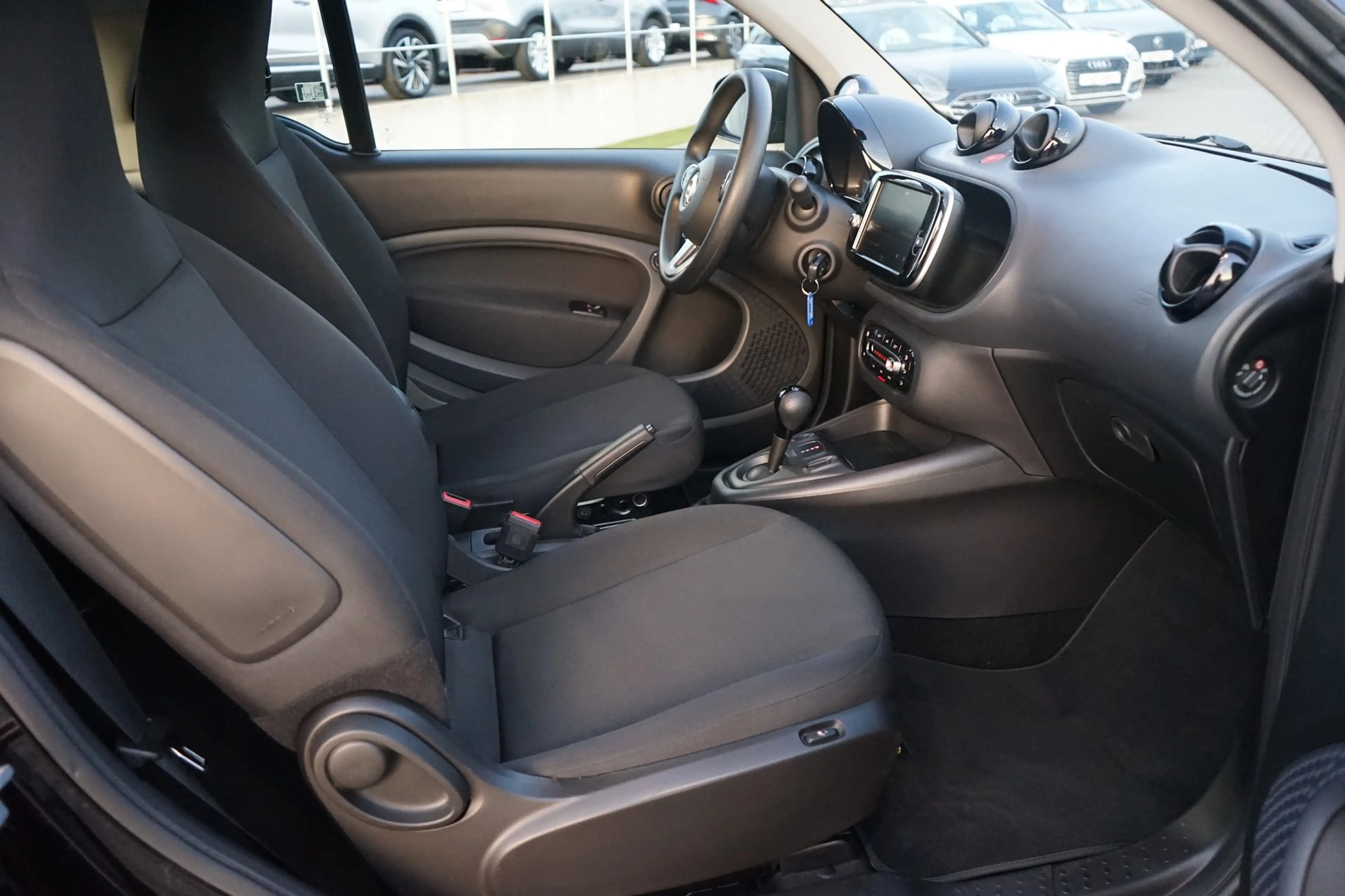 smart forTwo fortwo coupe electric drive / EQ Sitzheizung DAB — photo 12