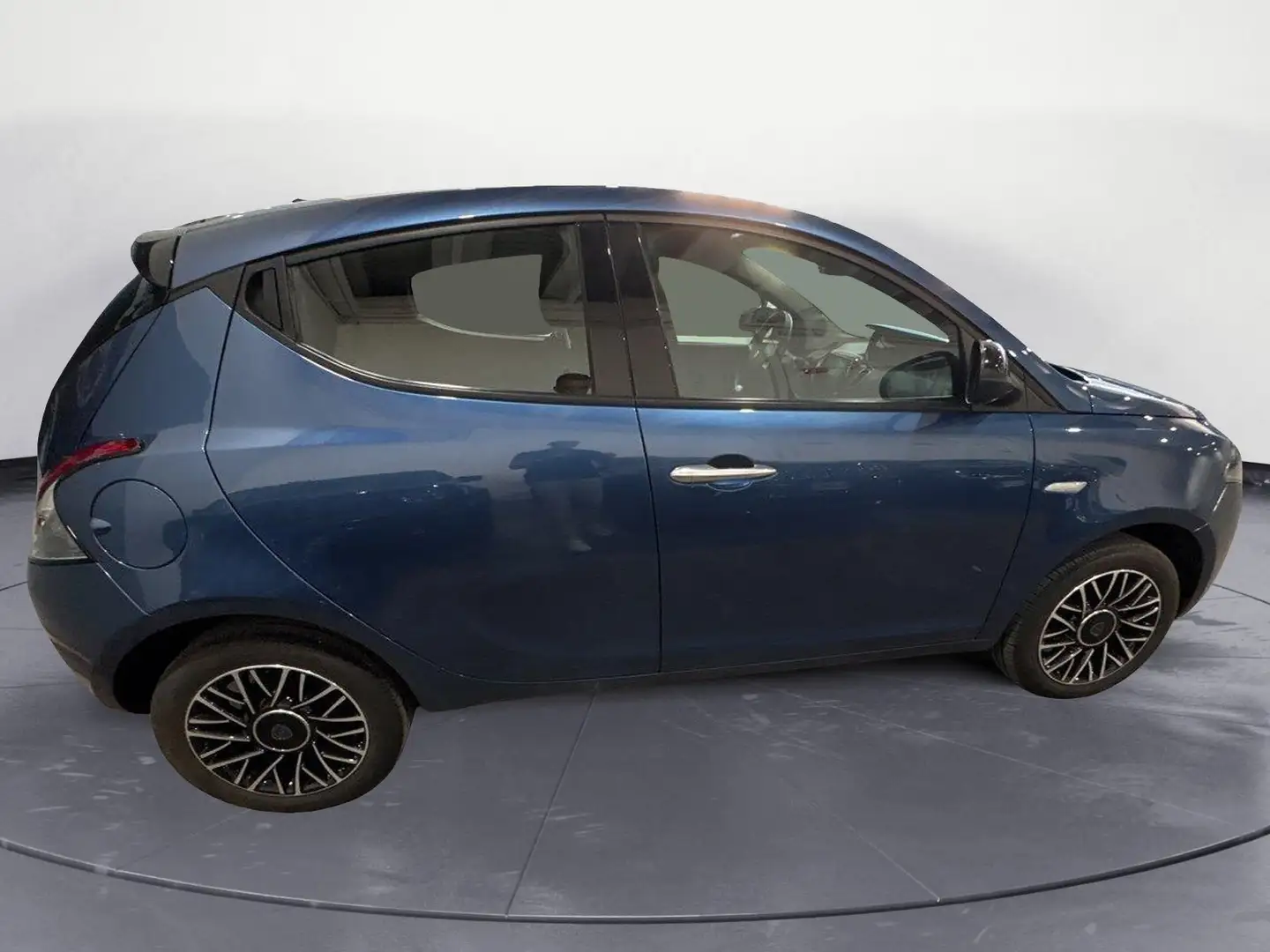Lancia Ypsilon LANCIA MY24 1,0 FIREFLY PLATINO 70 CV HYBRID STAR Blu/Azzurro - 2