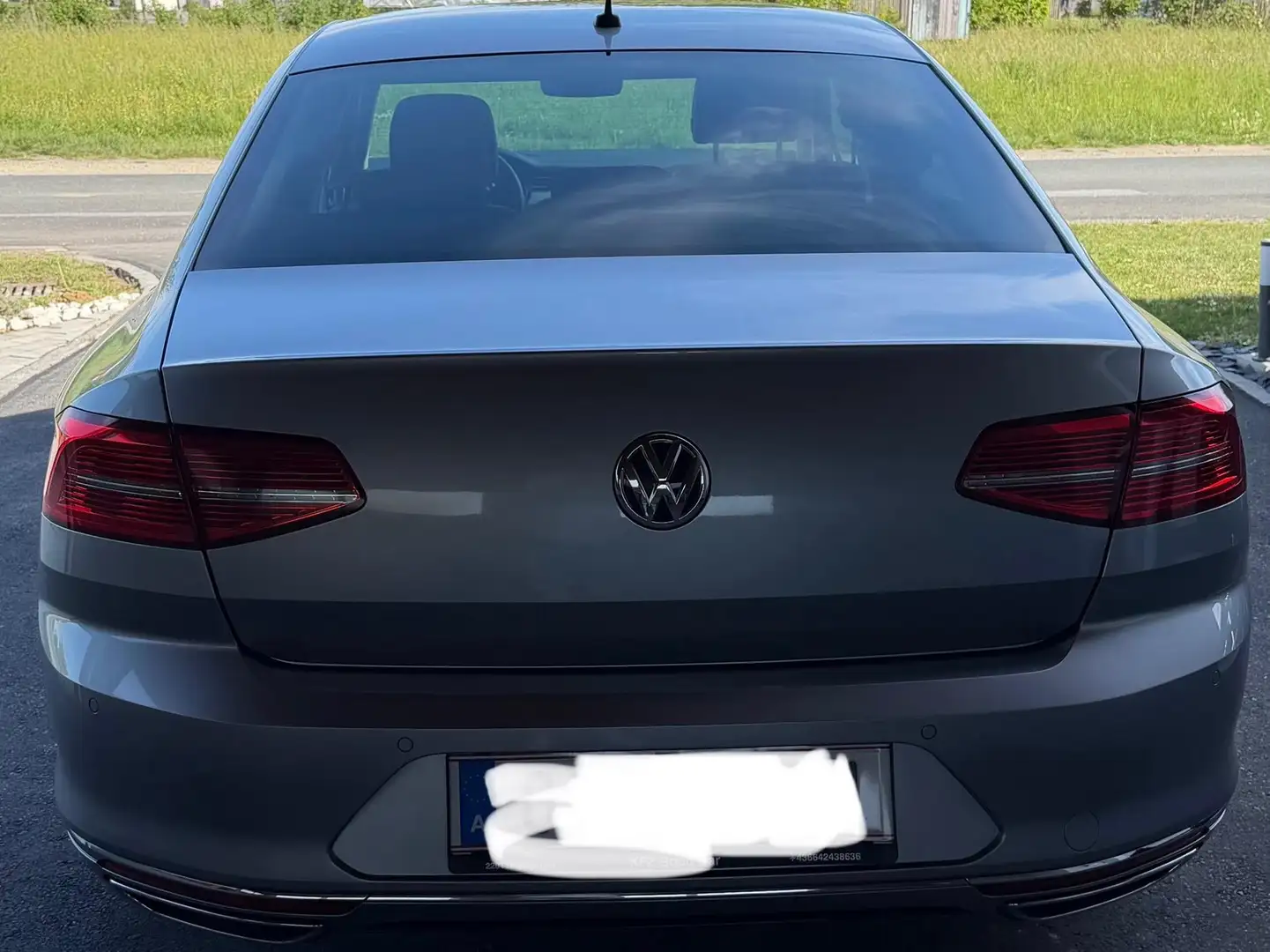 Volkswagen Passat Passat Highline 2,0 TDI SCR Highline Grau - 2
