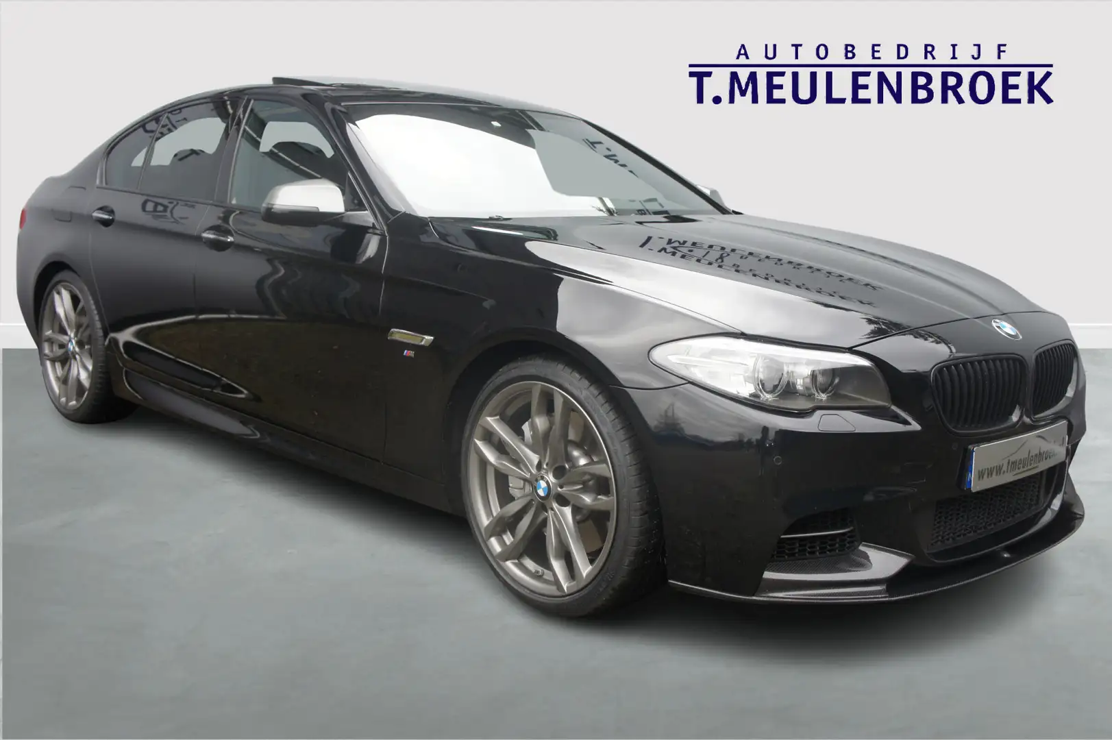 BMW M550 5-serie M550xd Glasdak, Zwart - 1