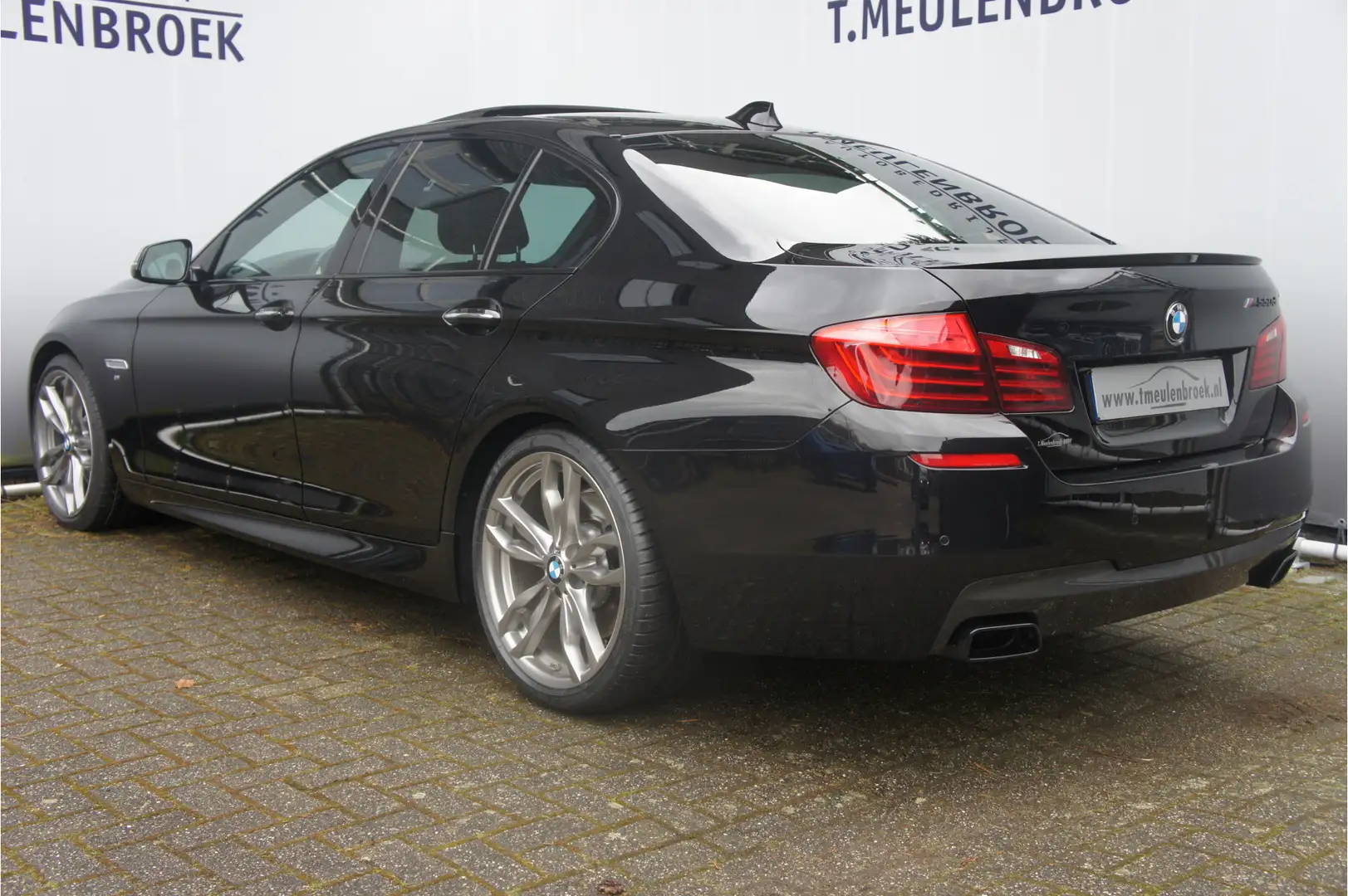 BMW M550 5-serie M550xd Glasdak, Negru - 2