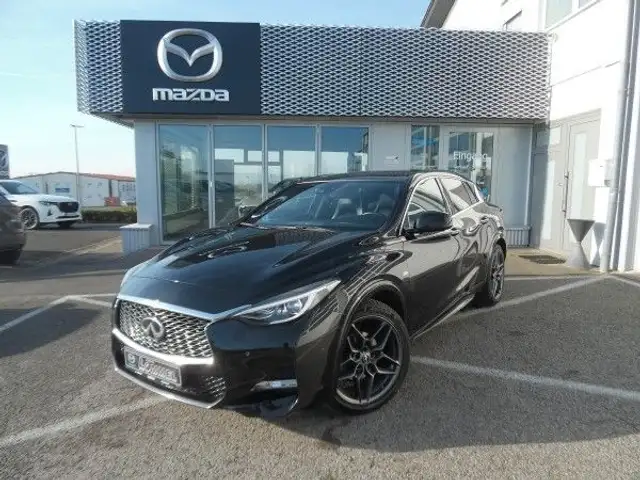 Infiniti Q30 S