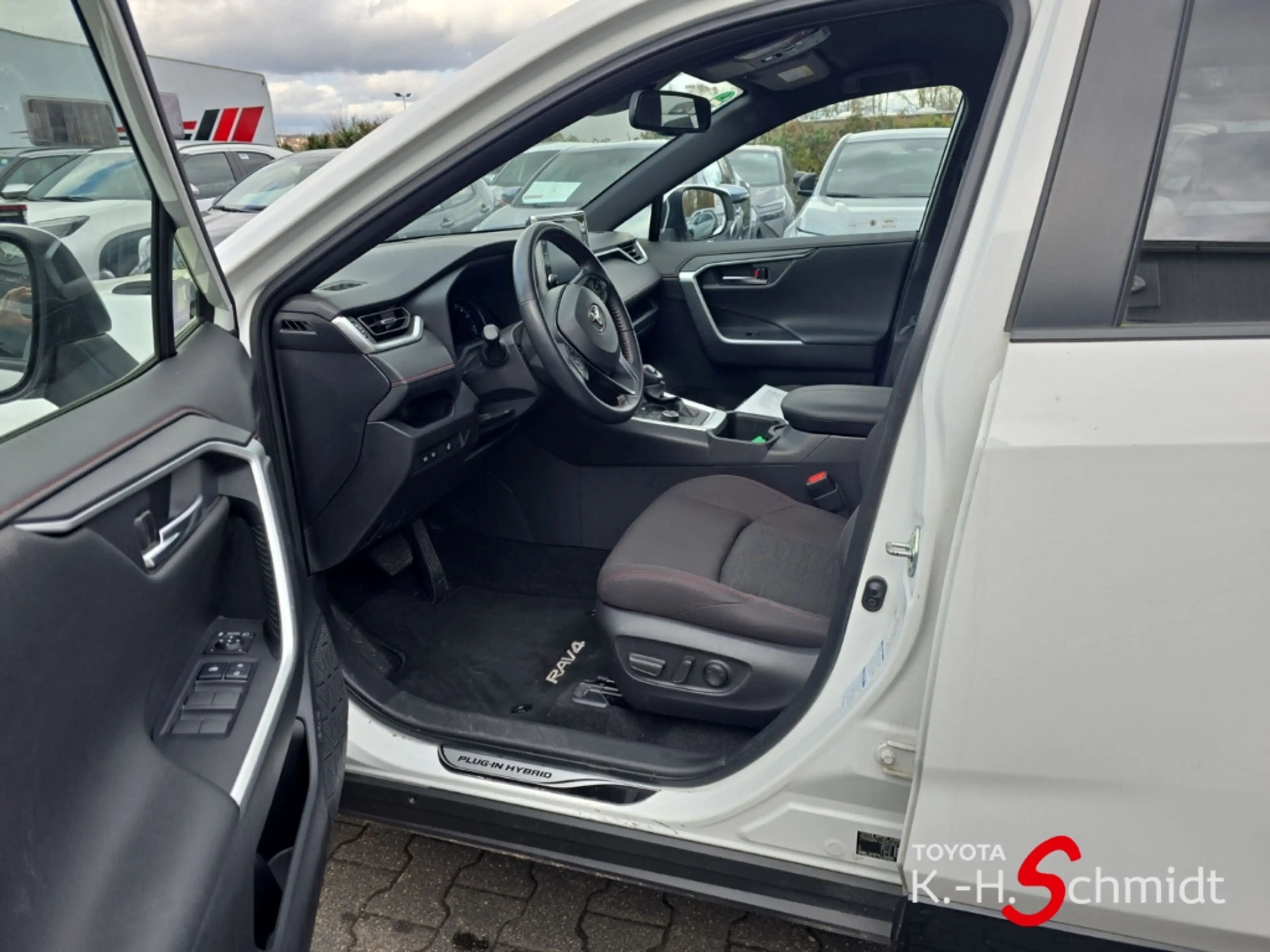 Toyota RAV 4 4x4 Plug-in Hybrid 2.5l 5-Türer — photo 7