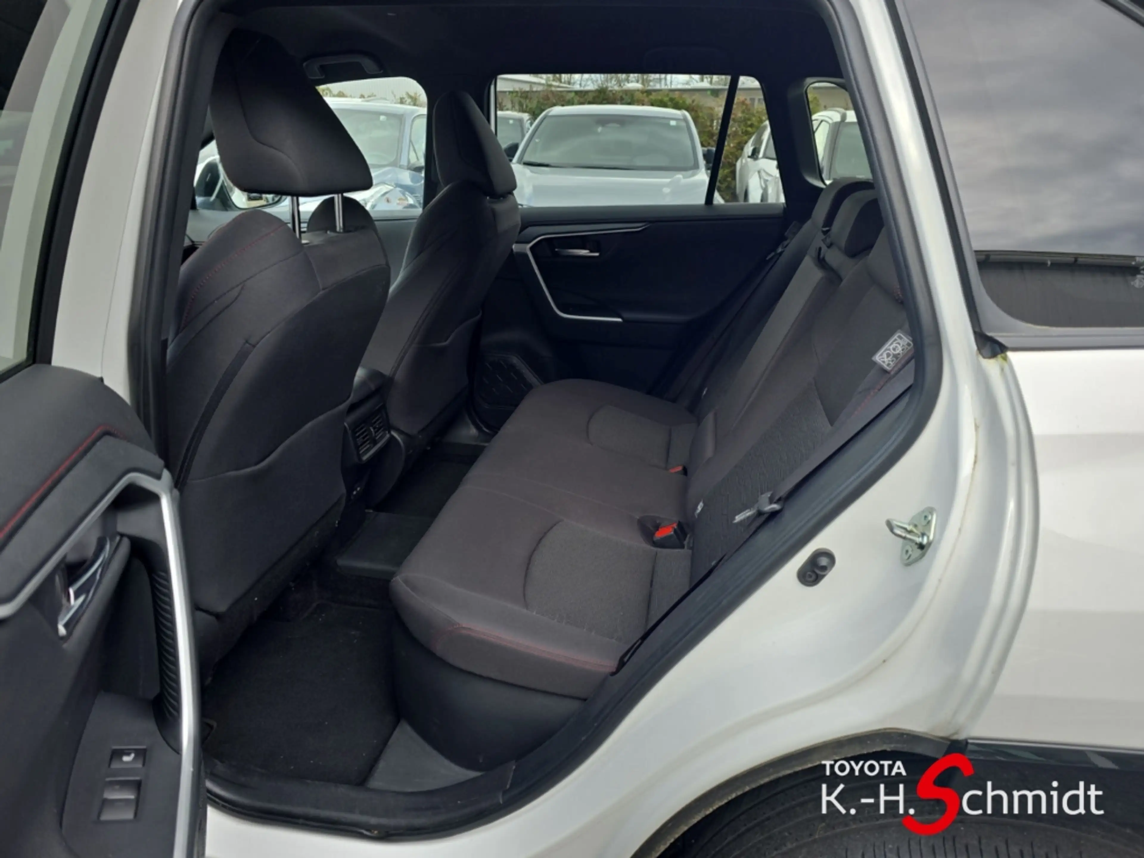 Toyota RAV 4 4x4 Plug-in Hybrid 2.5l 5-Türer — photo 13
