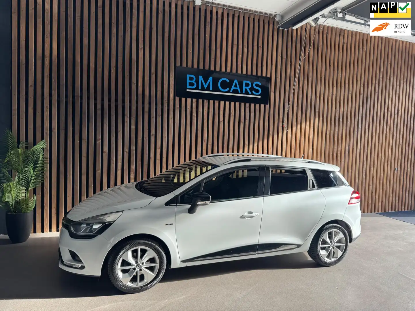 Renault Clio Estate 0.9 TCe Limited Airco, 1e Eigenaar, Navigat Blanc - 1