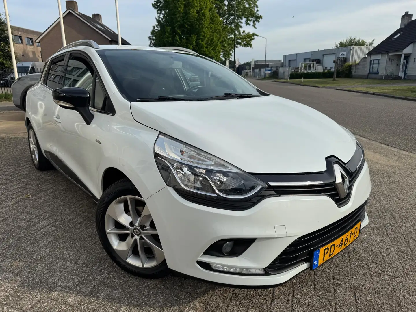Renault Clio Estate 0.9 TCe Limited Airco, 1e Eigenaar, Navigat Blanc - 2