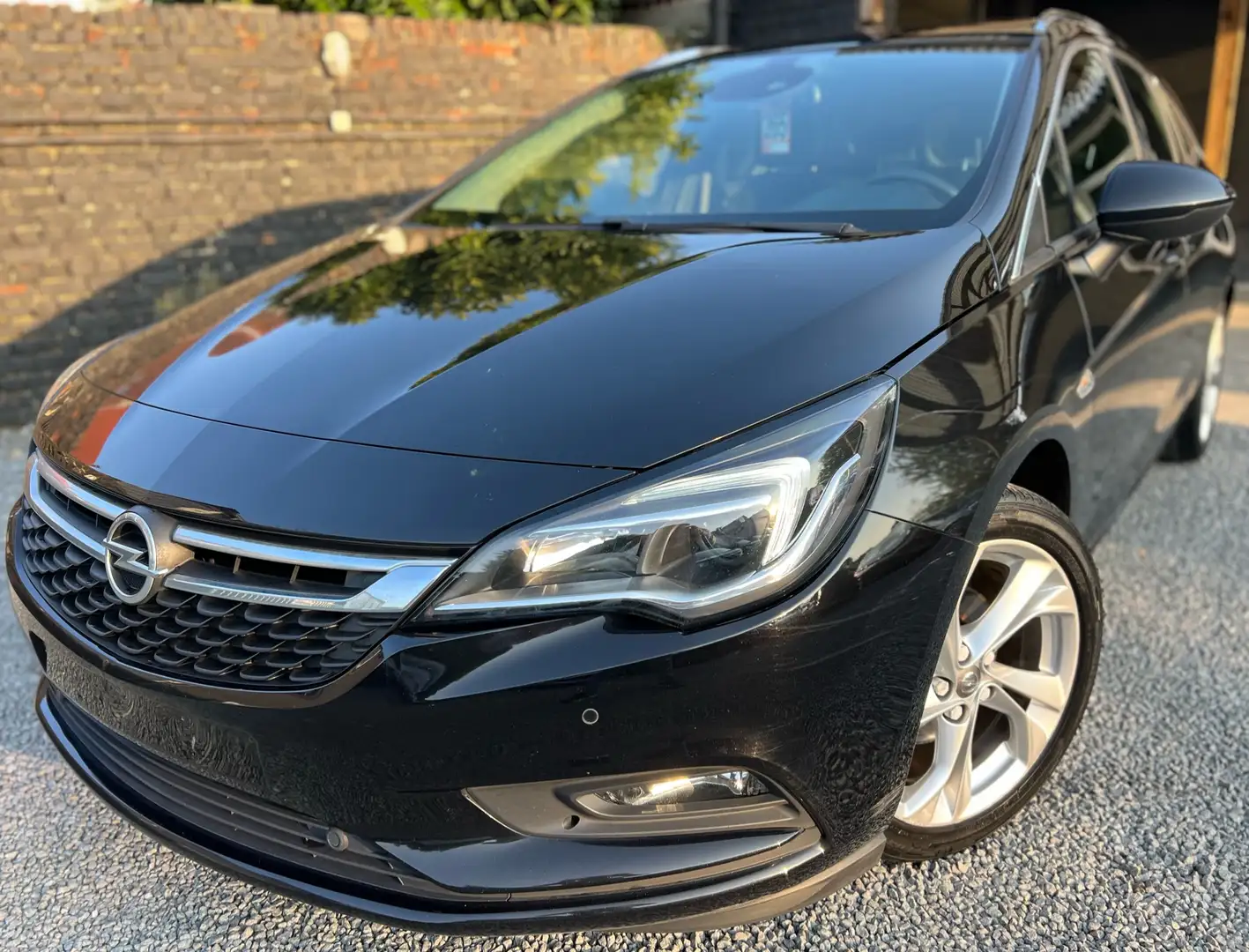 Opel Astra Sports Tourer 1.0 Turbo ECOTEC Dynamic S/S Easytro Noir - 1