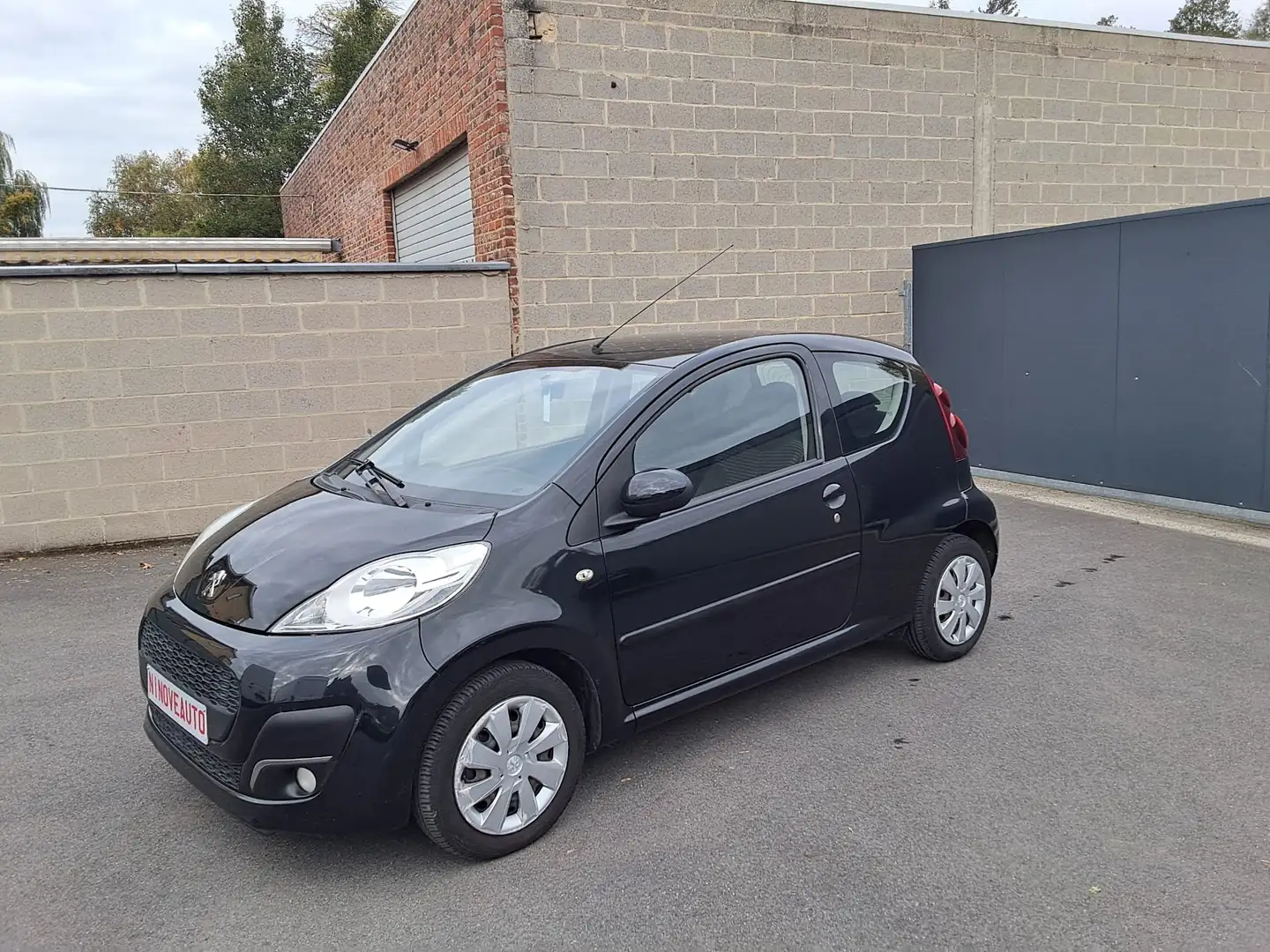 Peugeot 107 107 1.0i Access 1STE EIGENAAR  1J WAARBORG 52000KM Zwart - 2