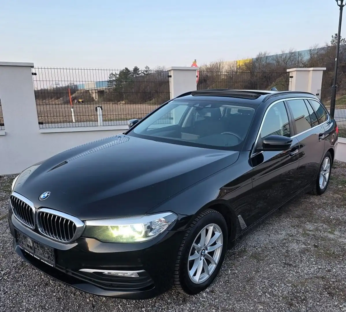 BMW 520 520d Touring G31 Schwarz - 1