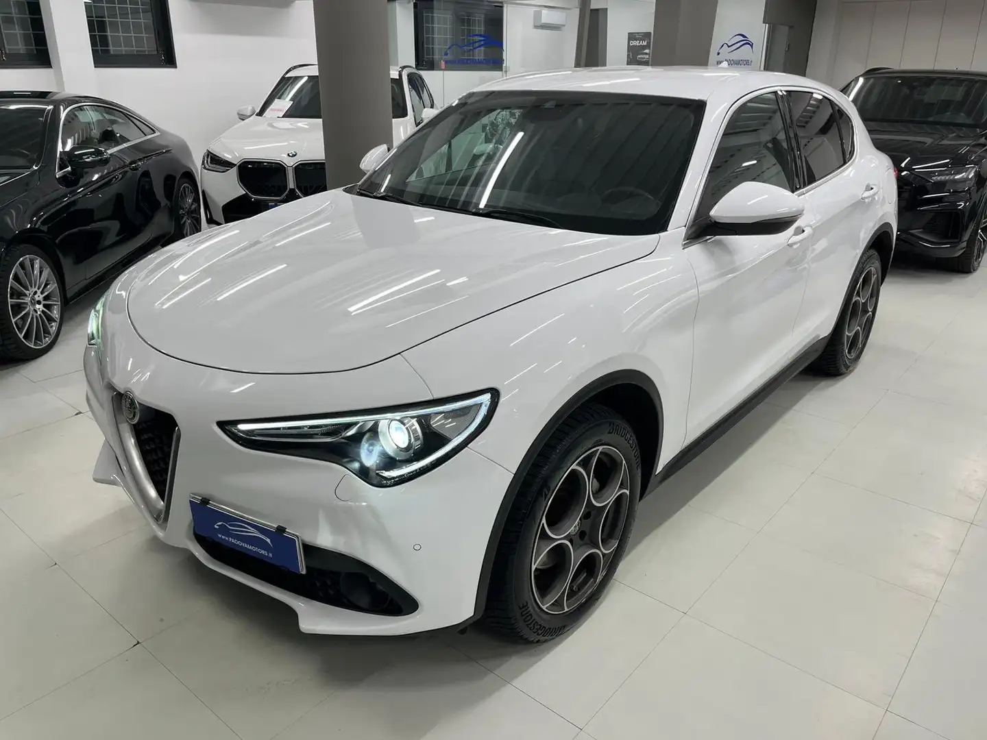 Alfa Romeo Stelvio 2.2 Turbodiesel 210CV Q4 Autom. Executive MY19 Blanc - 1