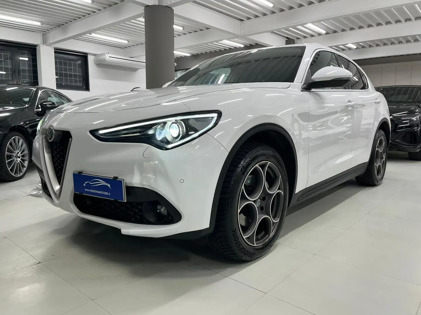 Alfa Romeo Stelvio 2.2 Turbodiesel 210CV Q4 Autom. Executive MY19 Blanc - 2