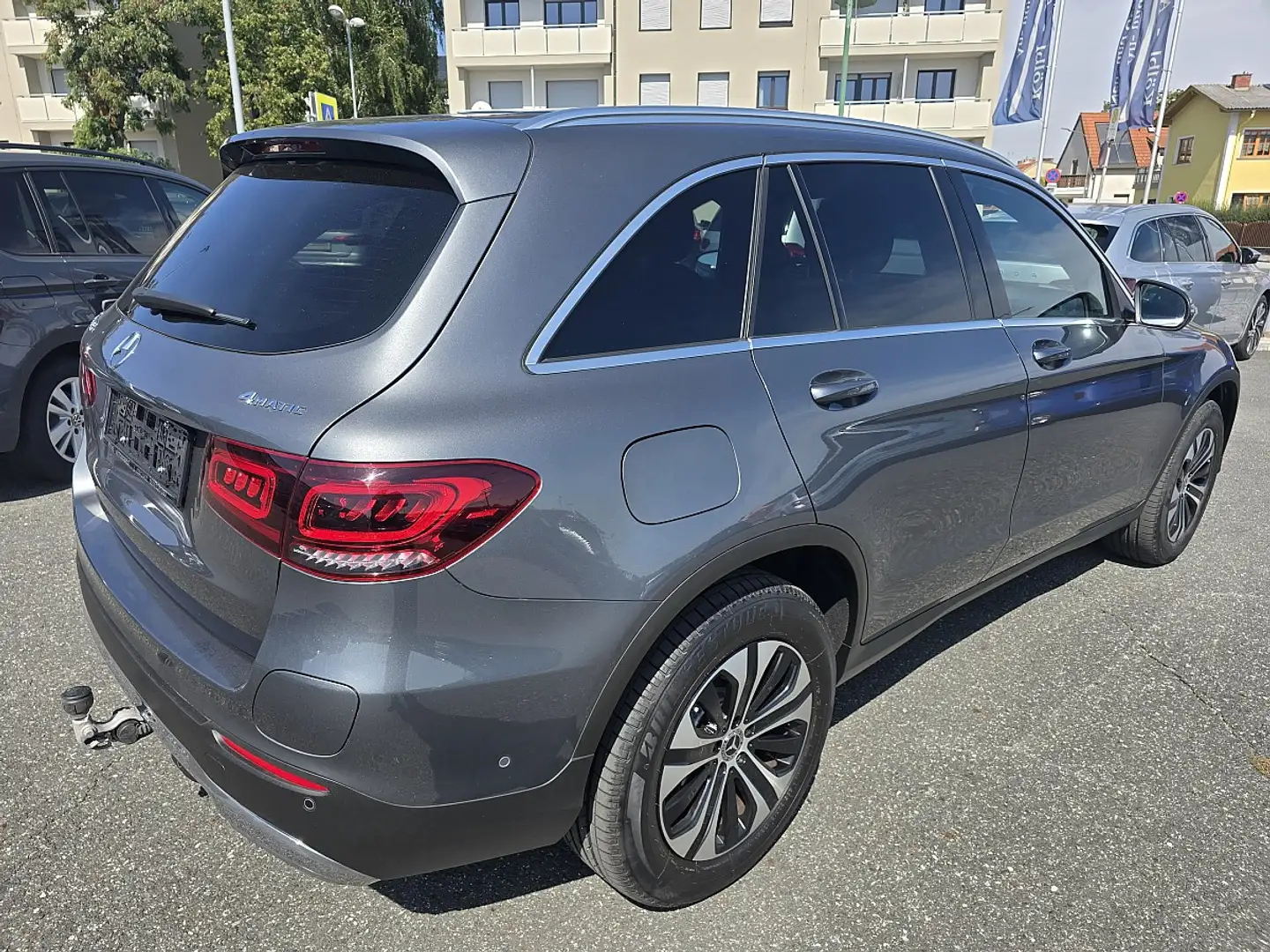 Mercedes-Benz GLC 300 e PHEV 4Matic Grau - 2