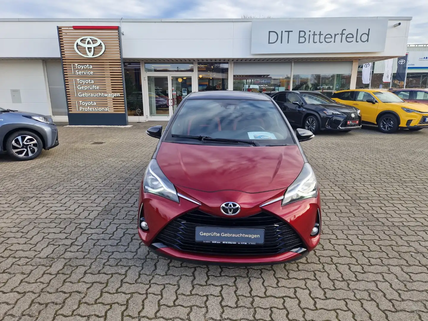 Toyota Yaris 1.5 Style Selection Klima Kamera Sitzhzg Schwarz - 1