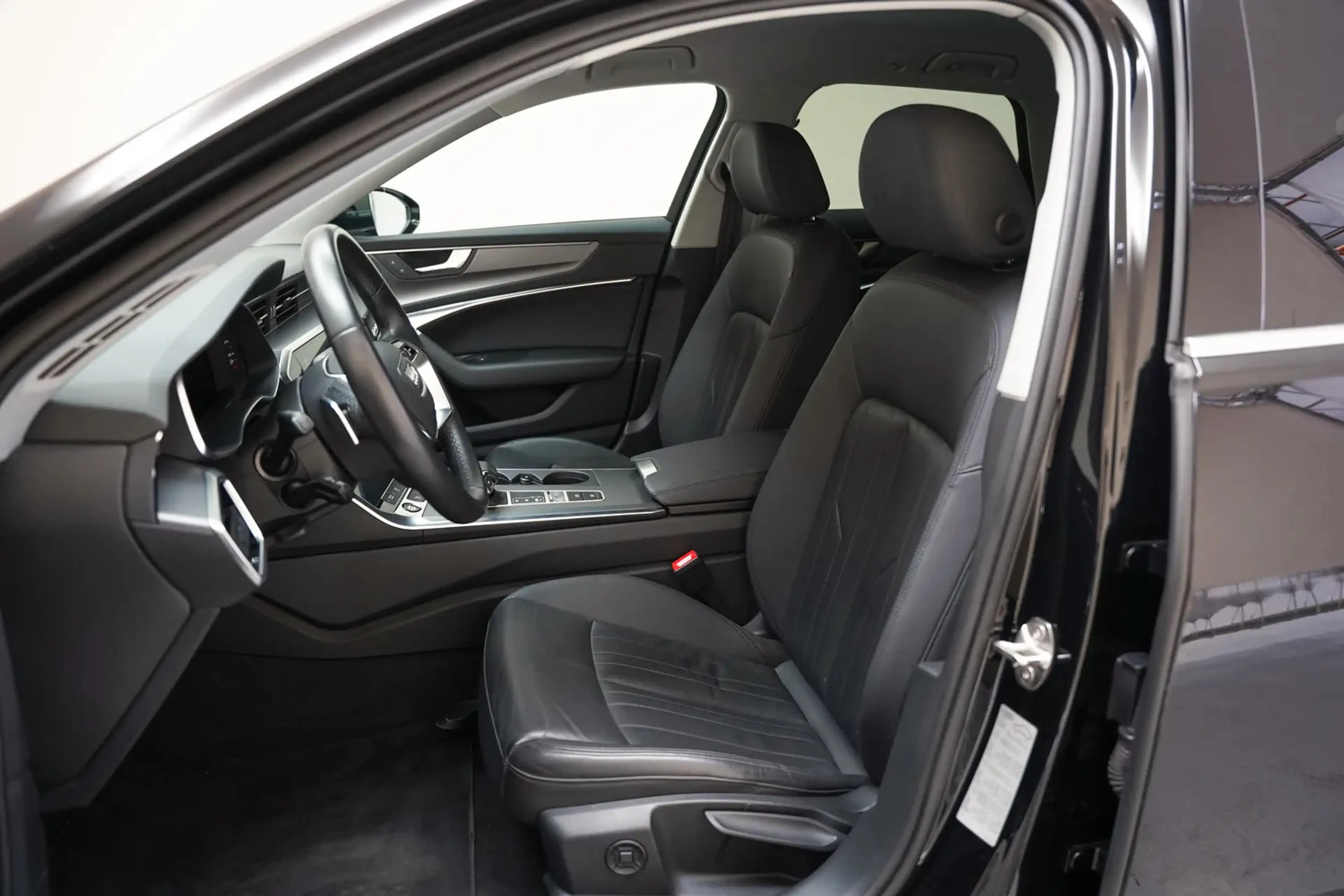 Audi A6 AVANT 50 TFSI e quattro S-Line Business Executive — photo 13