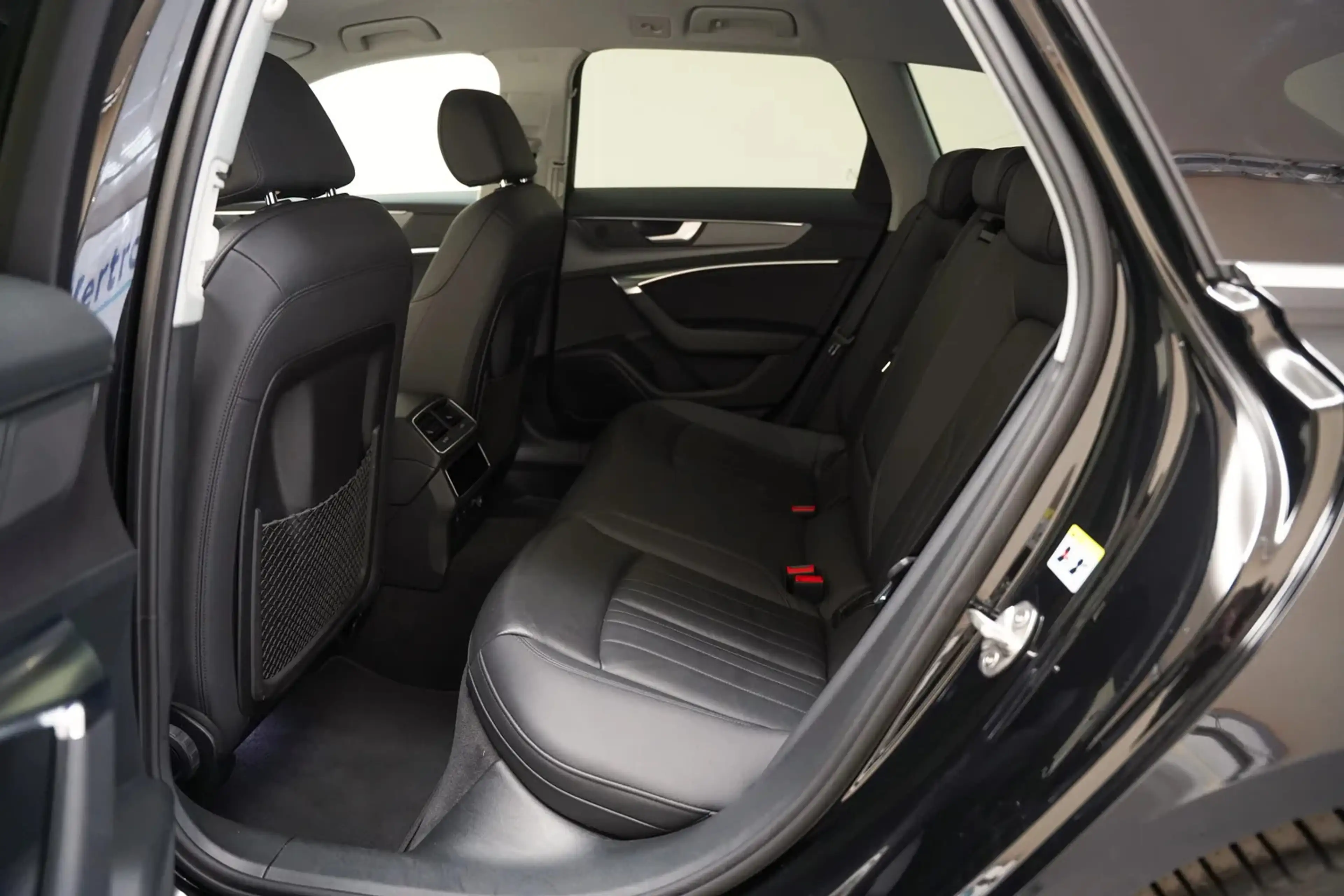 Audi A6 AVANT 50 TFSI e quattro S-Line Business Executive — photo 14