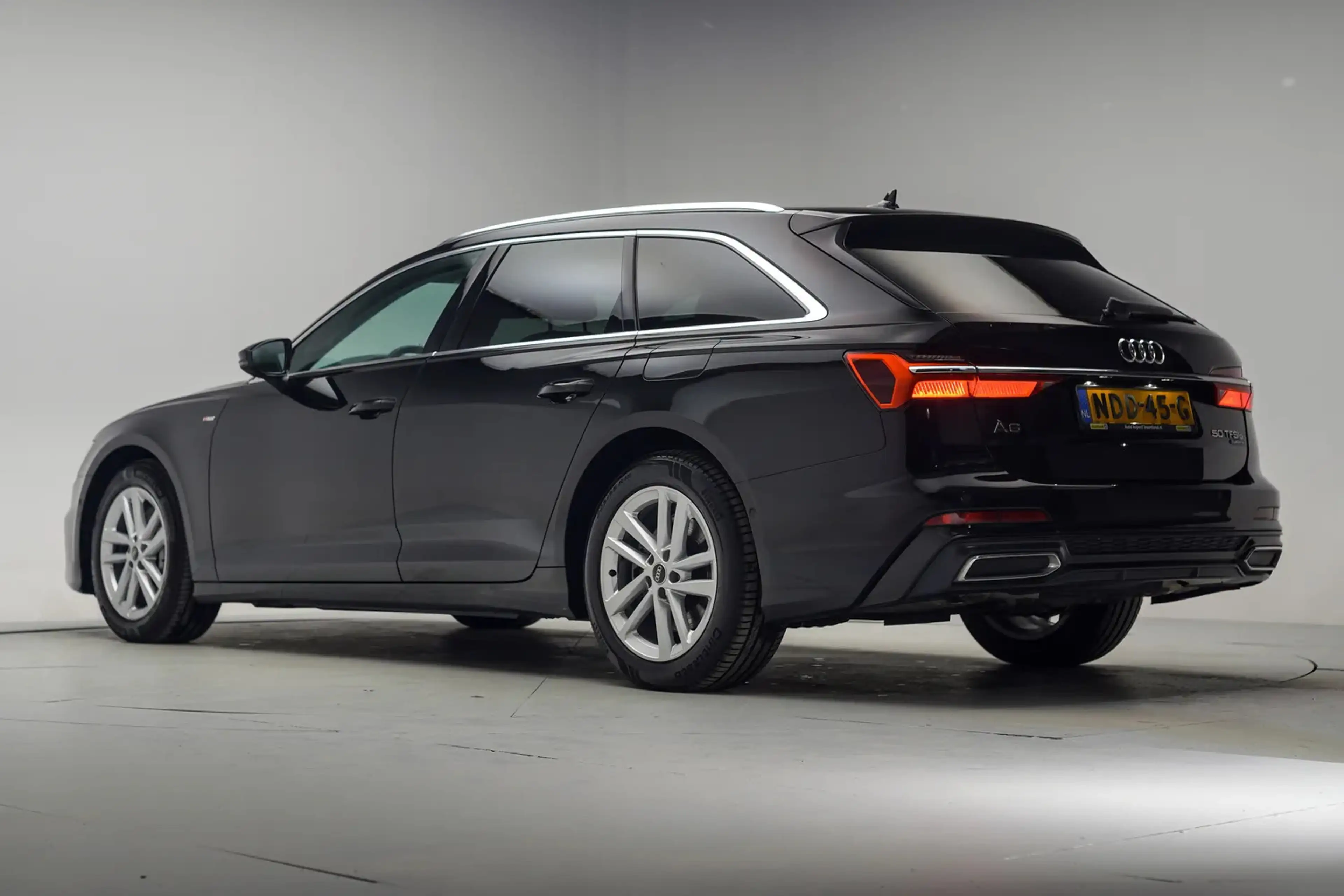 Audi A6 AVANT 50 TFSI e quattro S-Line Business Executive — photo 3