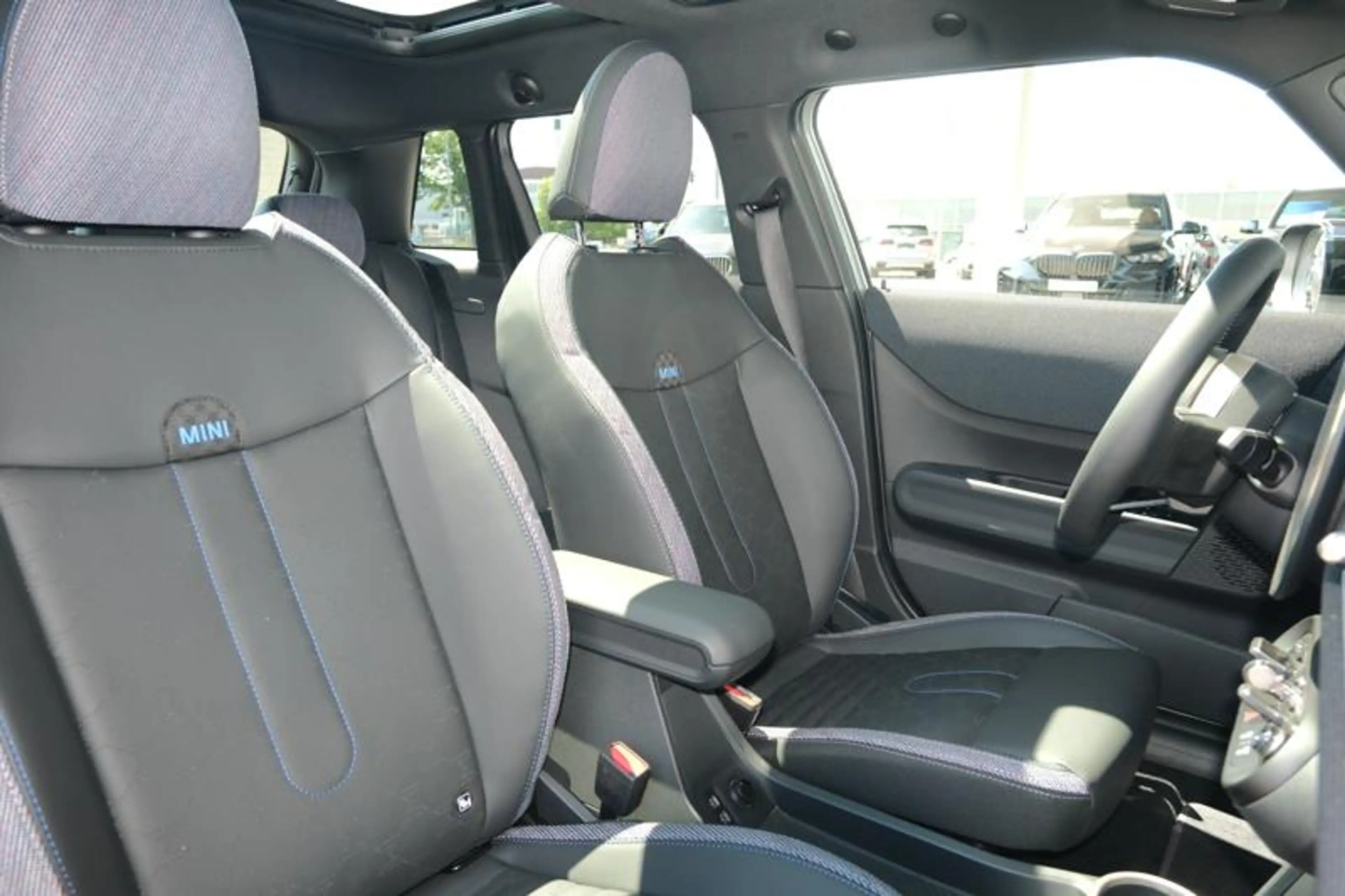MINI Cooper C Cooper C 5D Classic | PANO | H&K | HUD | — photo 13