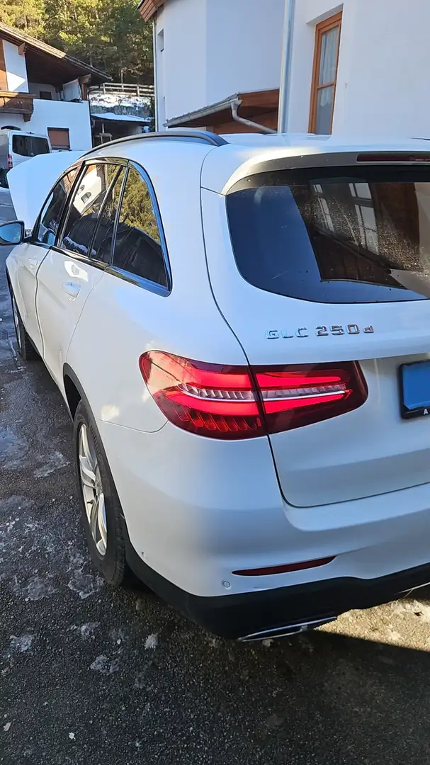 Mercedes-Benz GLC 250 4MATIC Aut. - 2