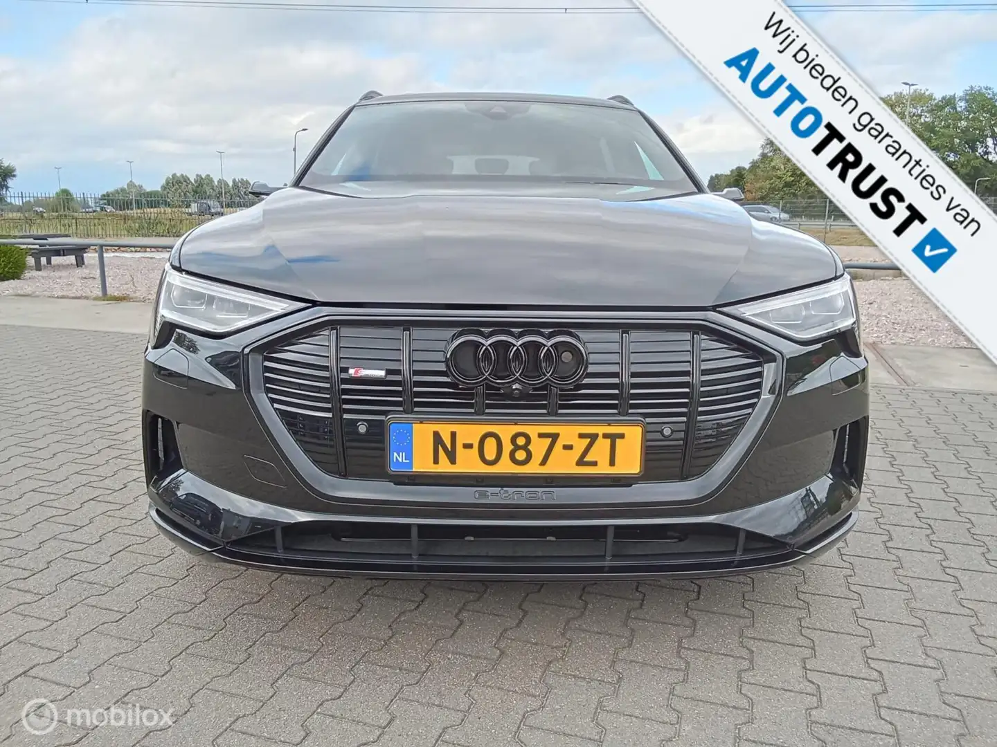 Audi e-tron 55 quattro edition 95 kWh/408pk/Pano/Trekh 1800kg Zwart - 2