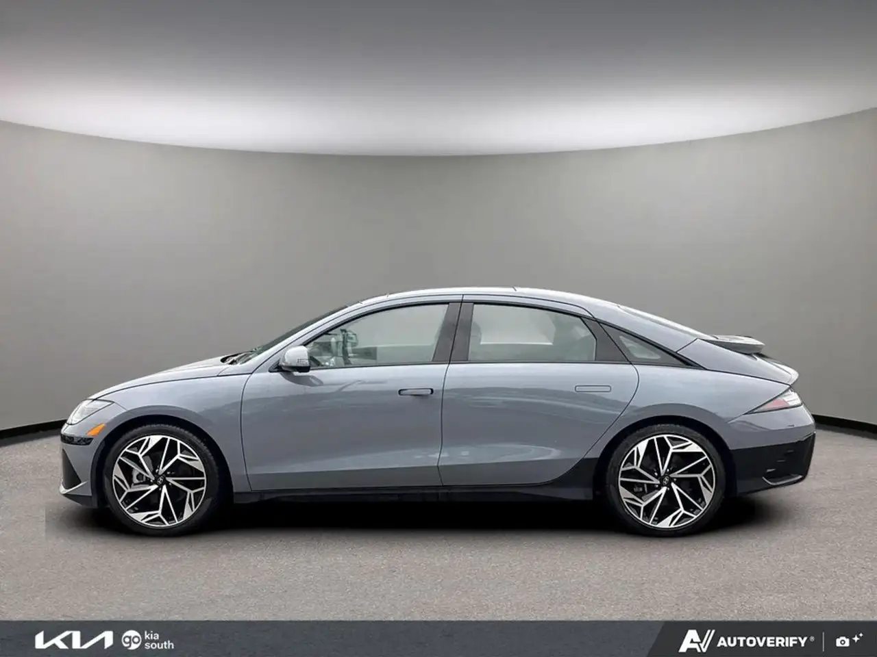 Hyundai IONIQ 6 снимка Hyundai IONIQ 6