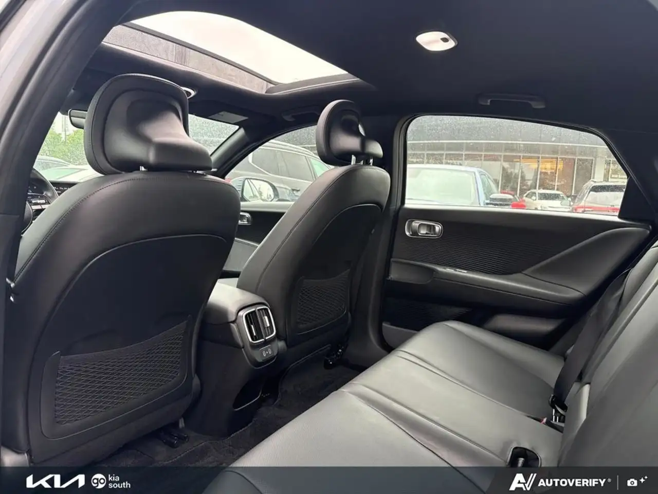 Hyundai IONIQ 6 снимка Hyundai IONIQ 6