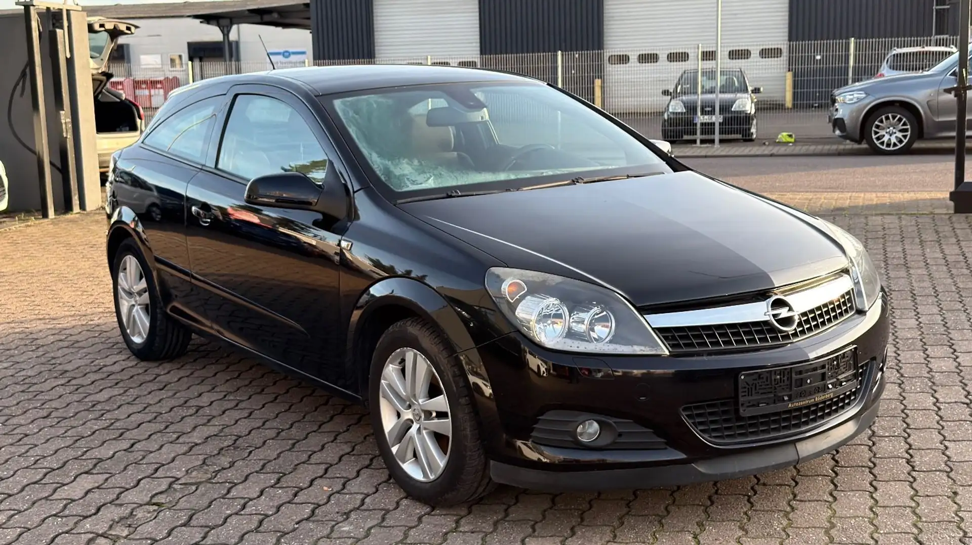 Opel Astra H GTC Sport*NAVI*KLIMA*PDC* Schwarz - 2