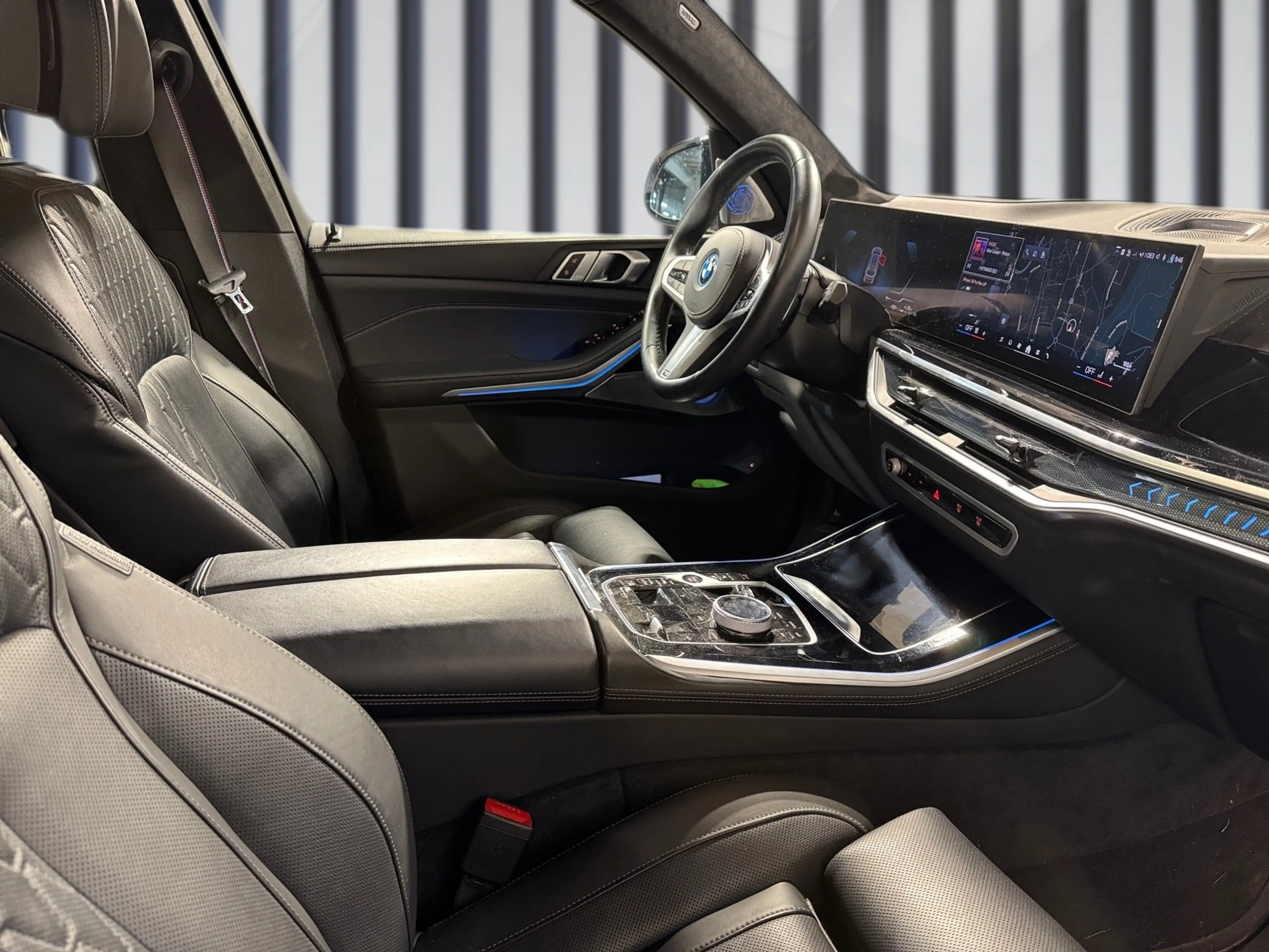 BMW X5 xDrive50e — photo 13