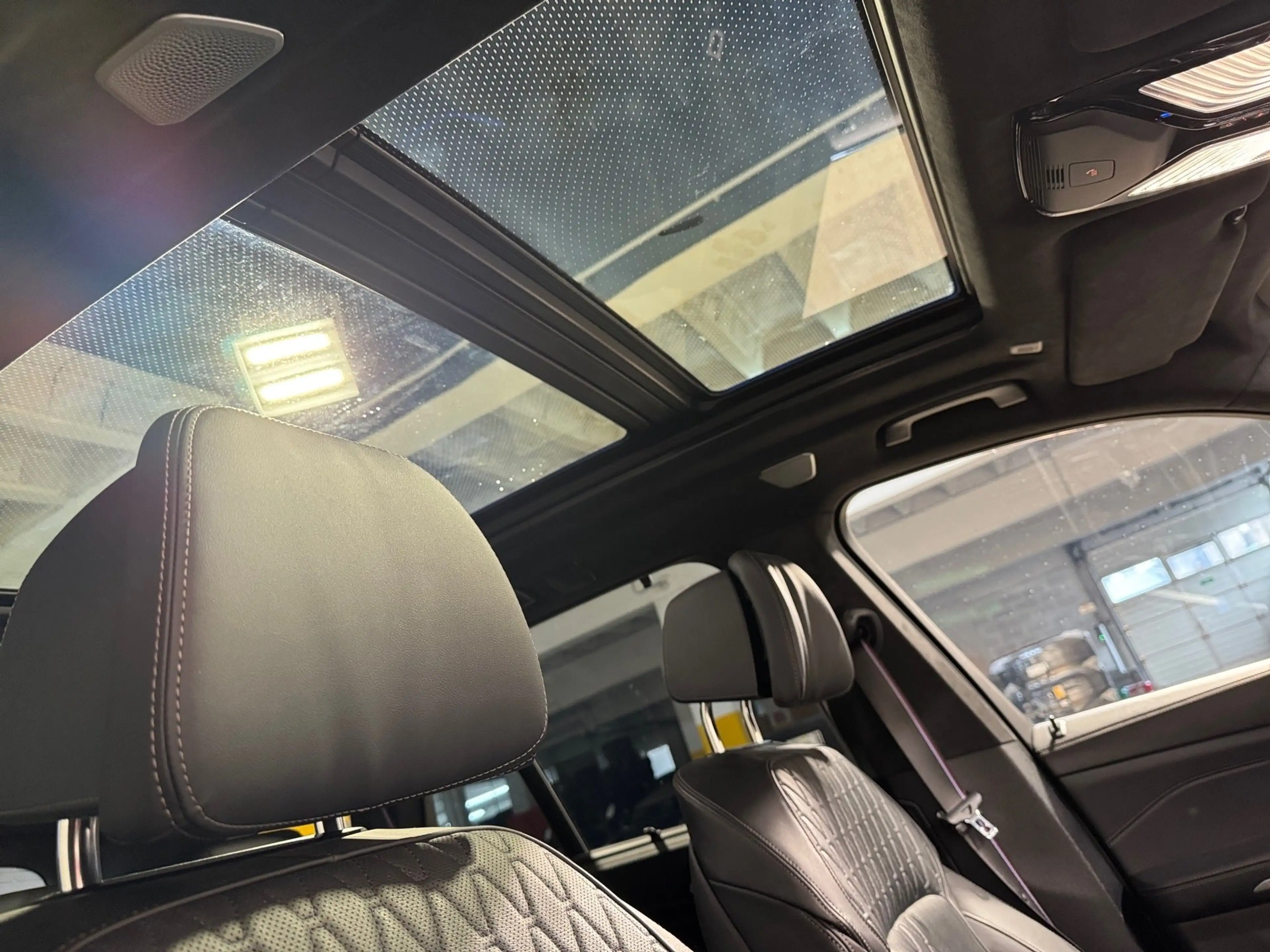 BMW X5 xDrive50e — photo 14