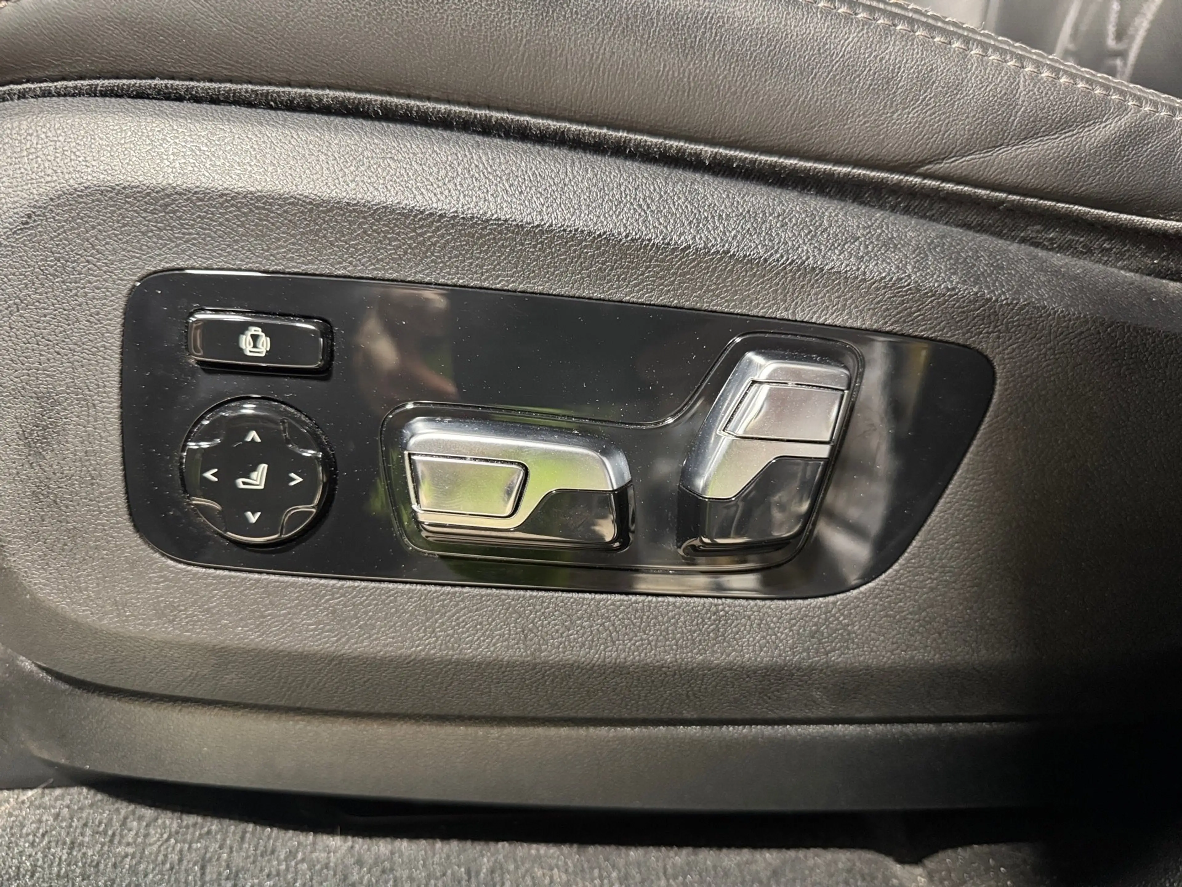 BMW X5 xDrive50e — photo 7