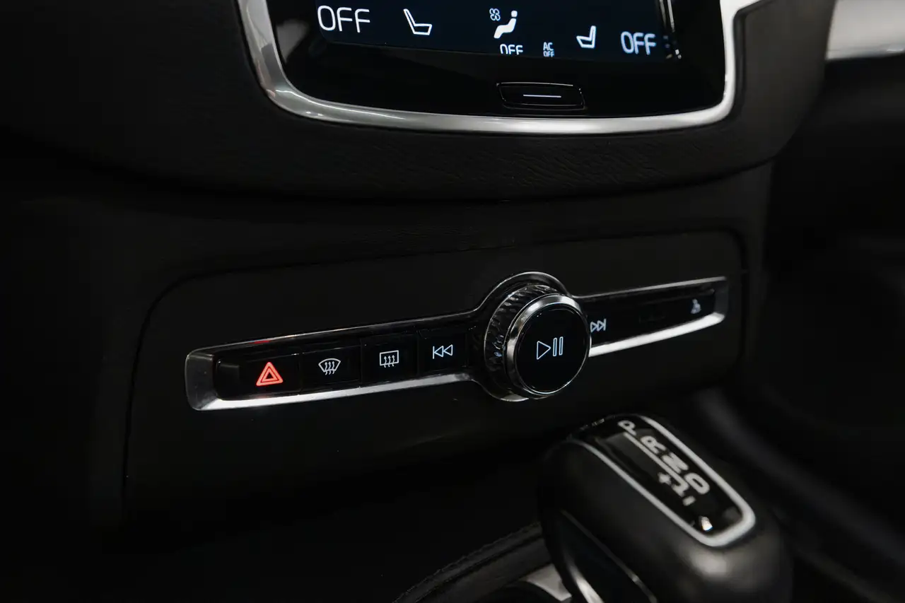 Volvo XC90 снимка Volvo XC90