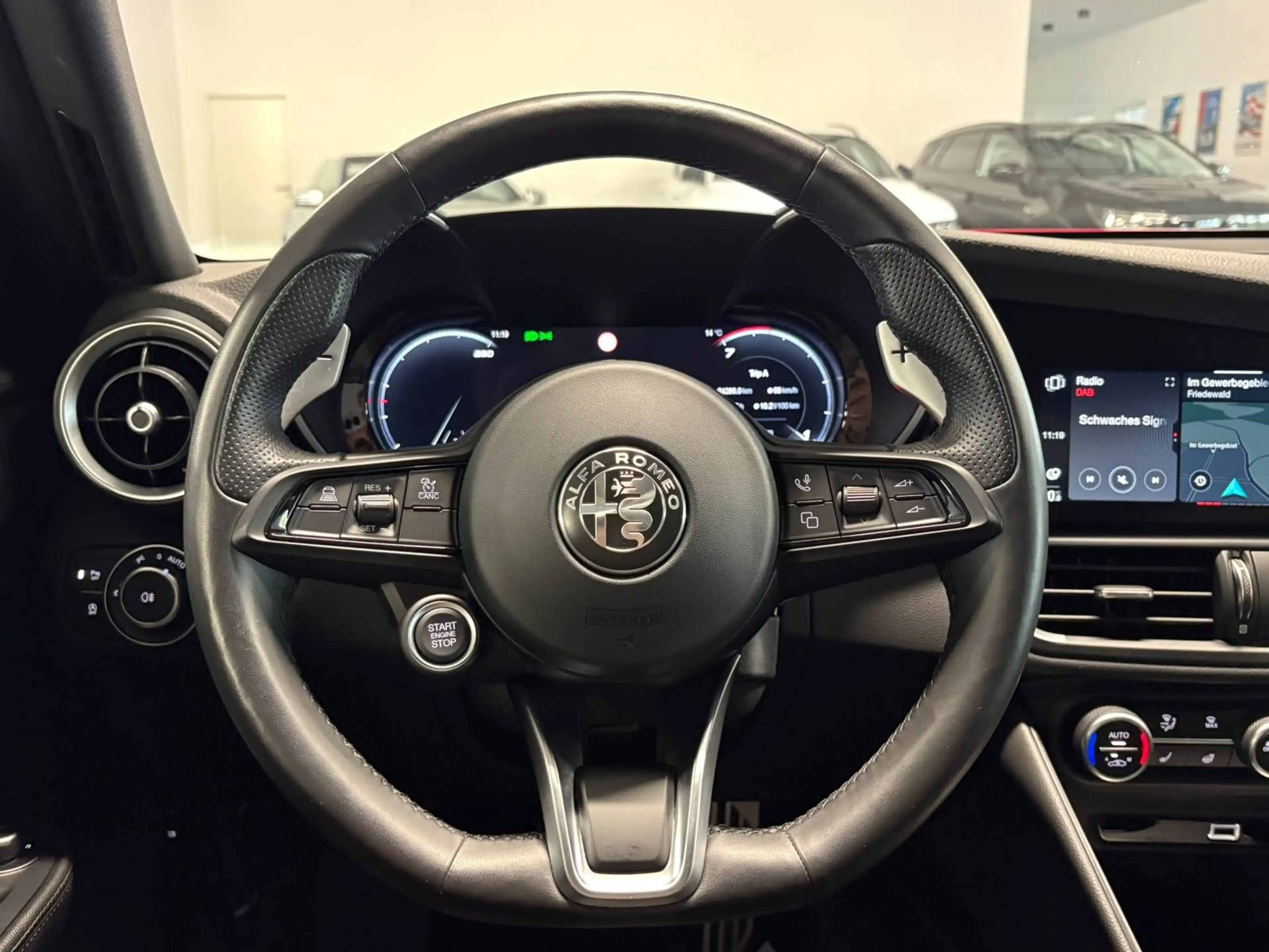 Alfa Romeo Giulia Veloce Q4 MATRIX+ACC+KAM+LEDER+SHZ+TOT.W+ — photo 9