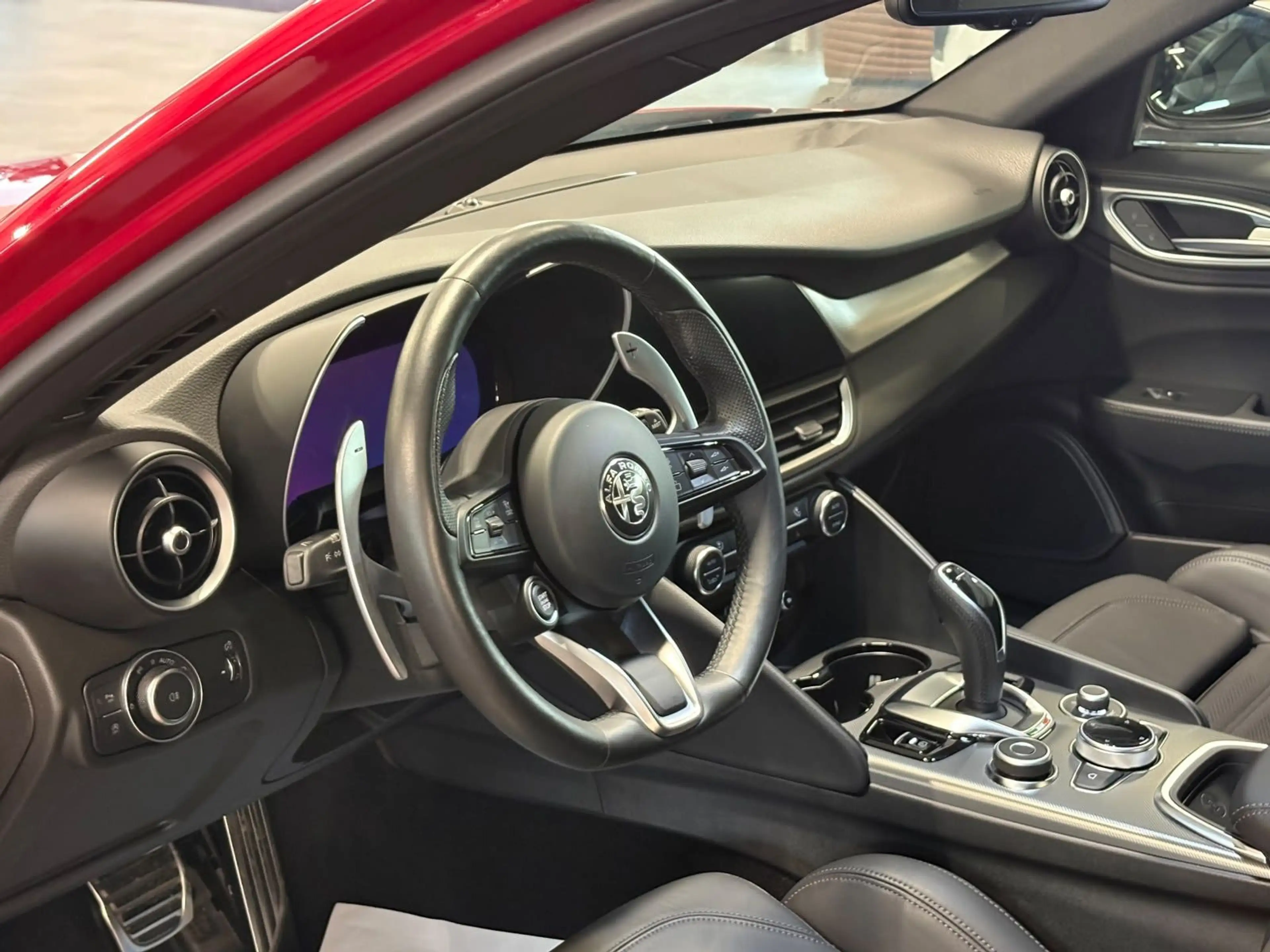 Alfa Romeo Giulia Veloce Q4 MATRIX+ACC+KAM+LEDER+SHZ+TOT.W+ — photo 8