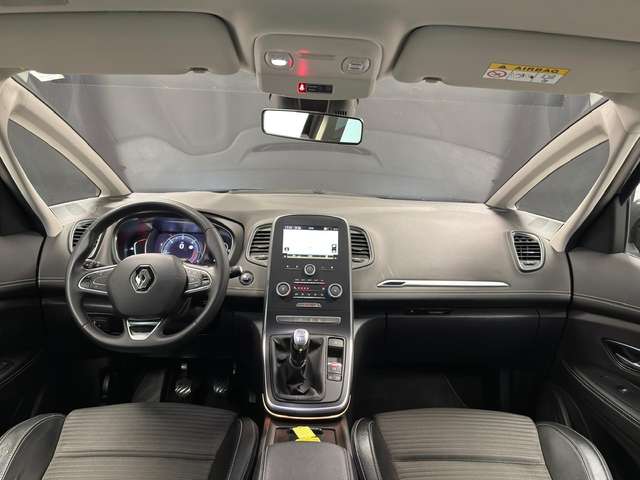 Renault Scenic — photo 9