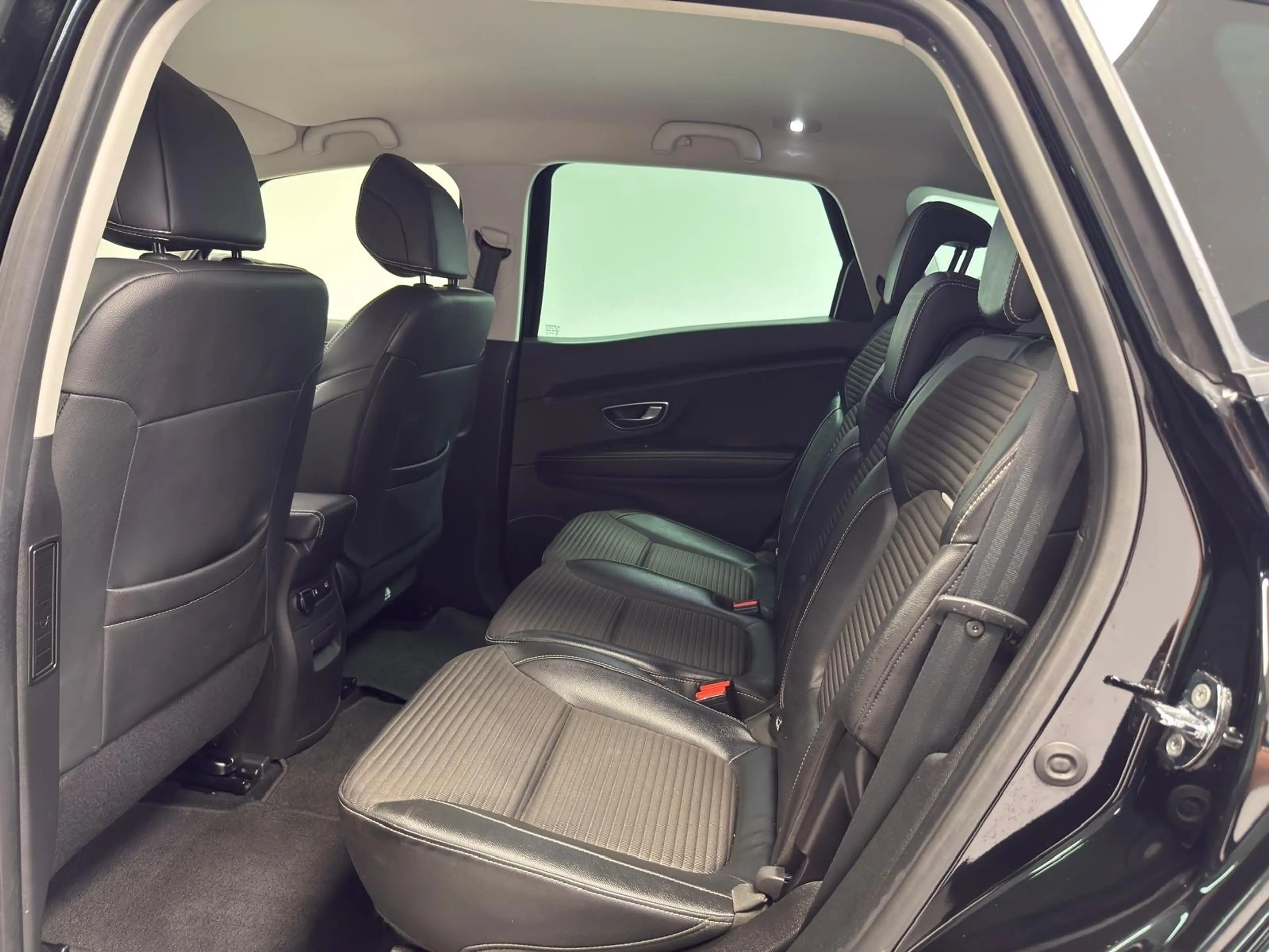 Renault Scenic 1.7 Blue dCi Bose Edition *GPS+CAMERA*LED*CUIR*GARANTIE 12MOIS* — photo 14